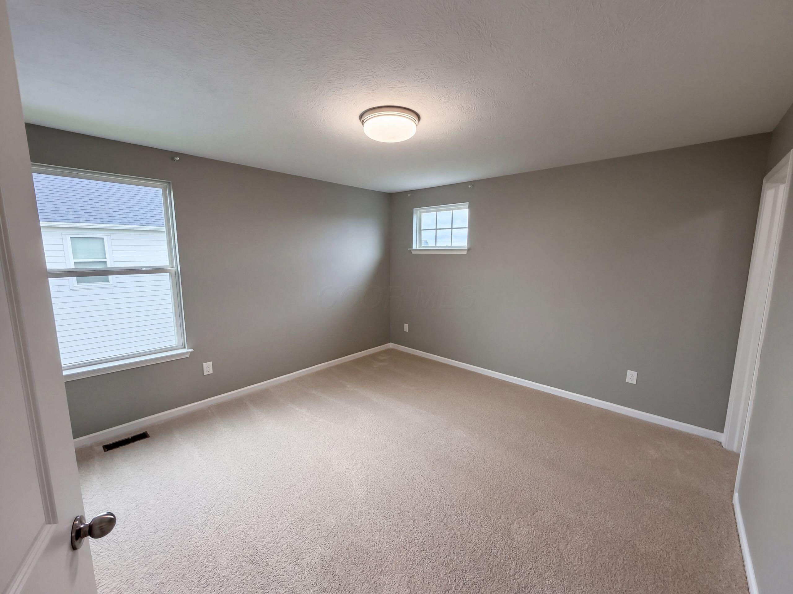 324 Silver Fox Way Property Photo 4