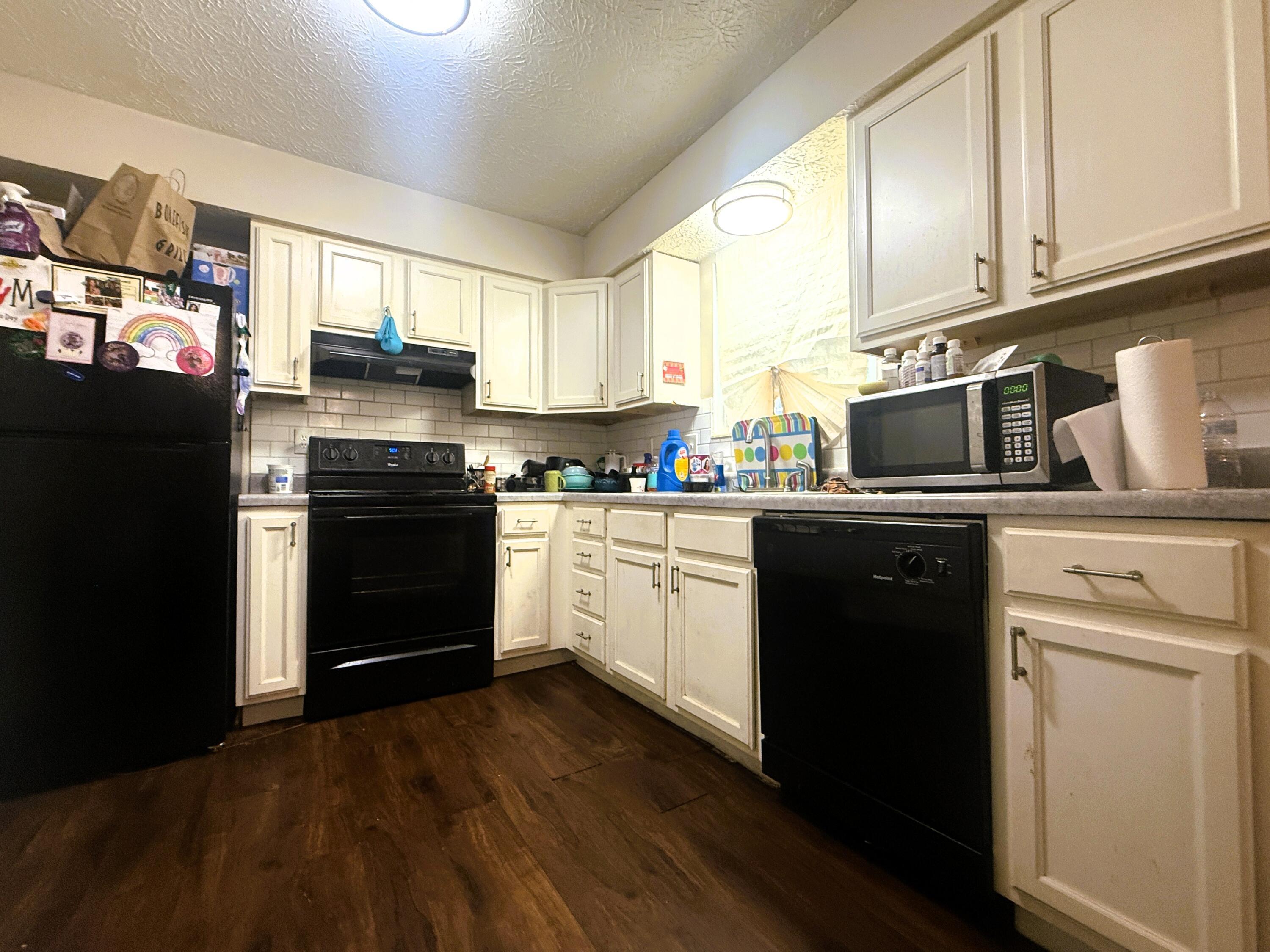 4856-4860 Briston Drive Property Photo 4