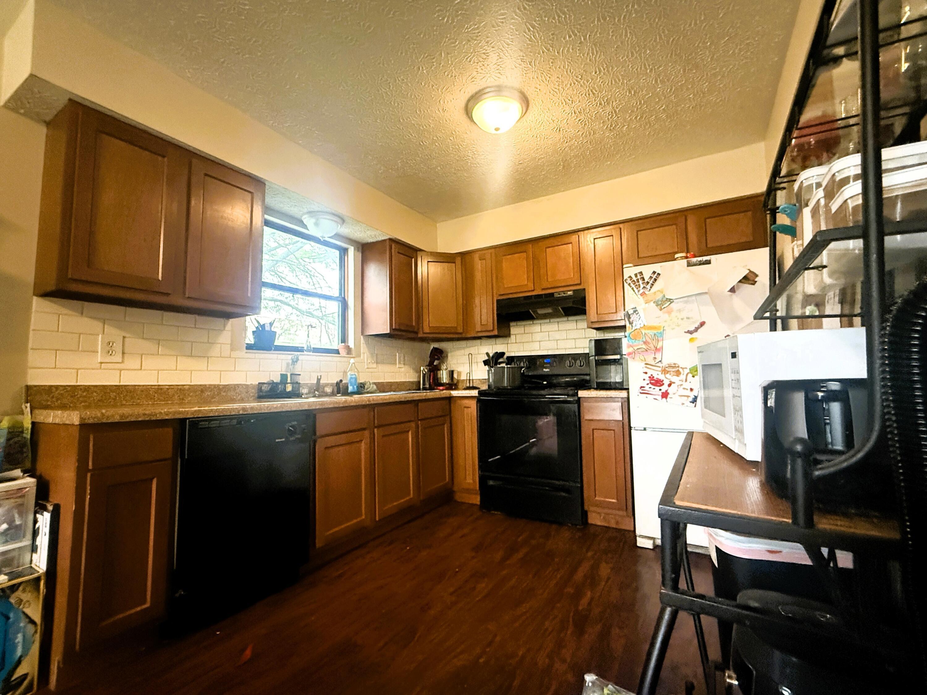 4856-4860 Briston Drive Property Photo 18