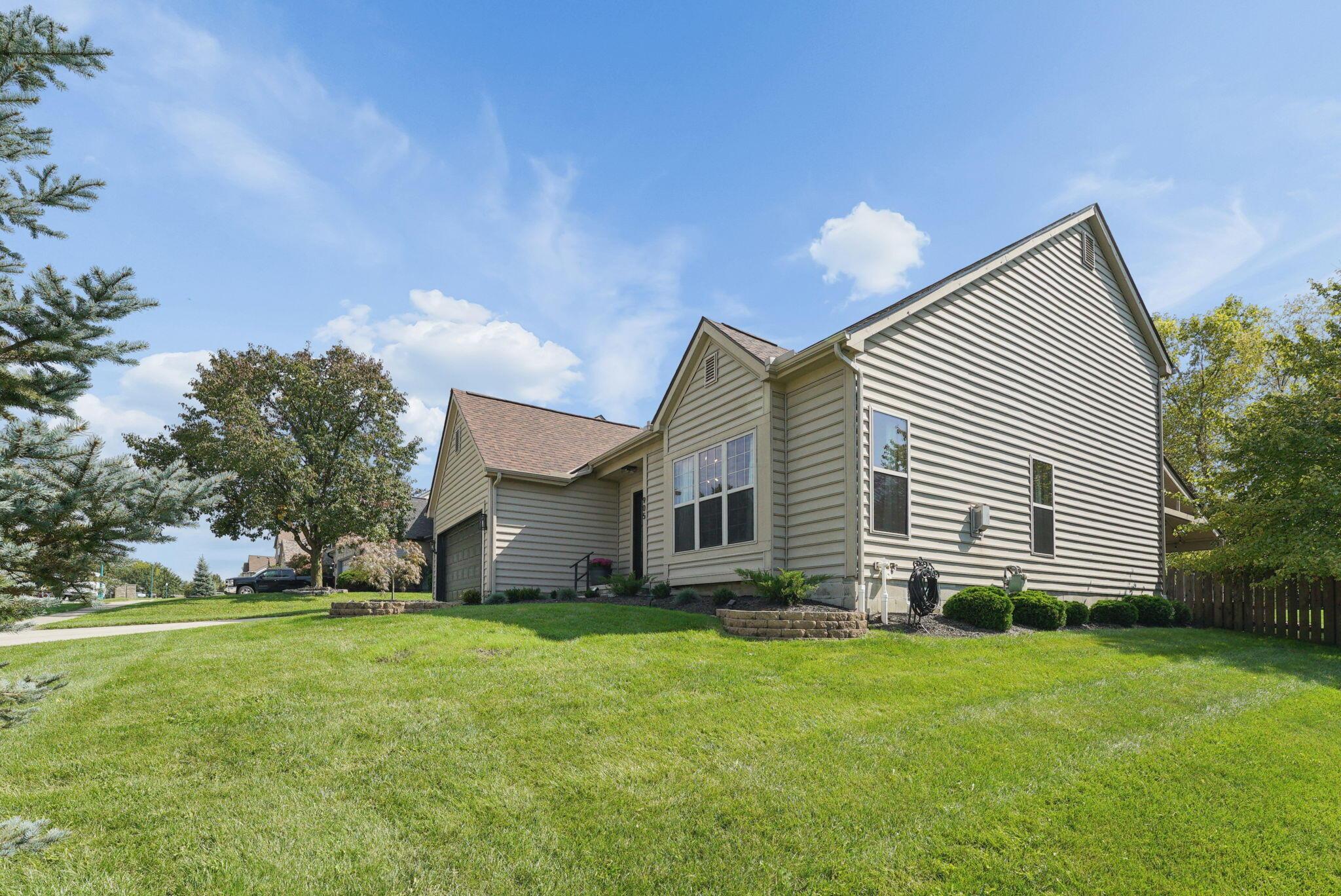 905 Caroway Boulevard Property Photo 3