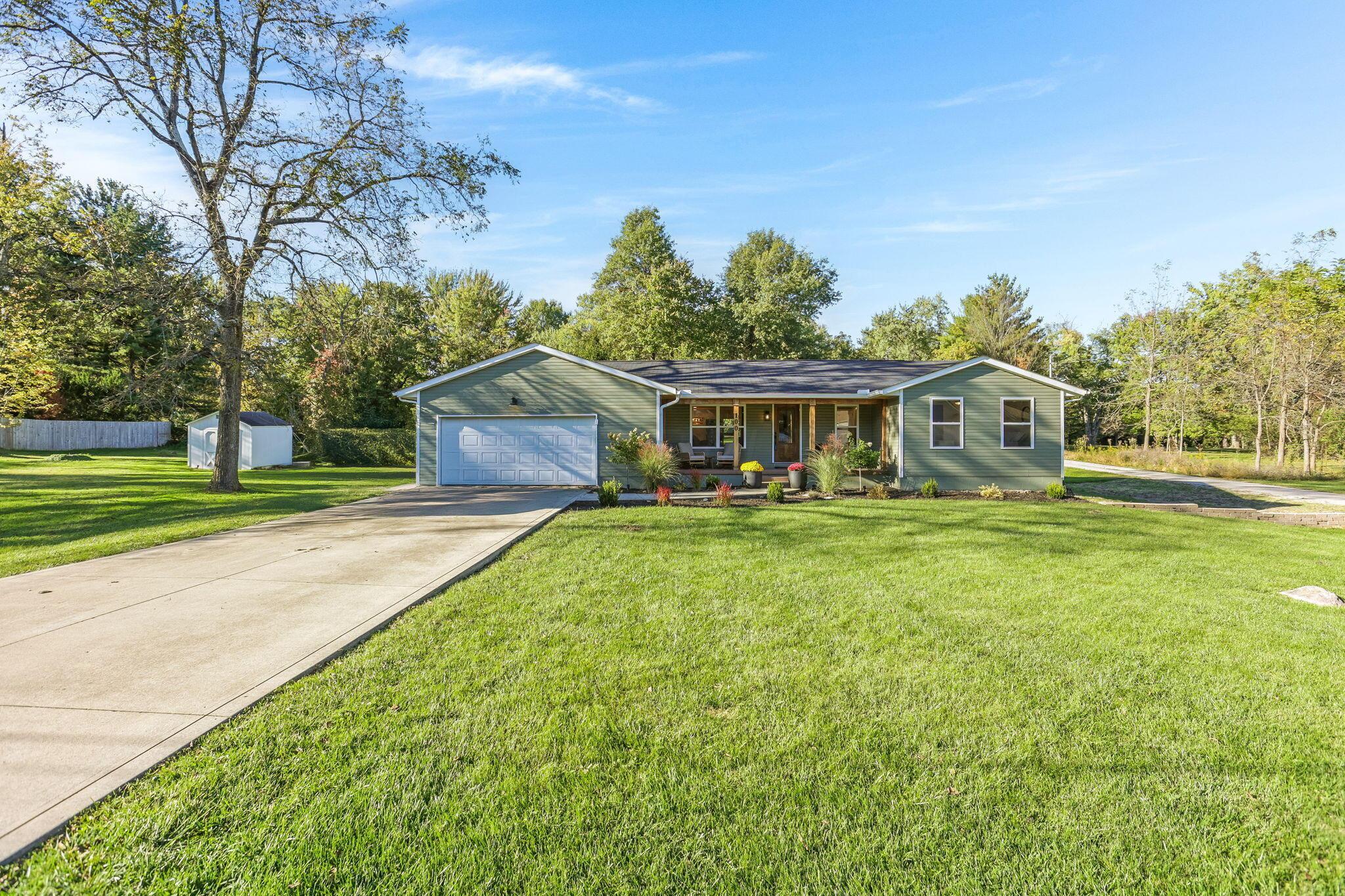 100 W Hiawatha Drive Property Photo 1