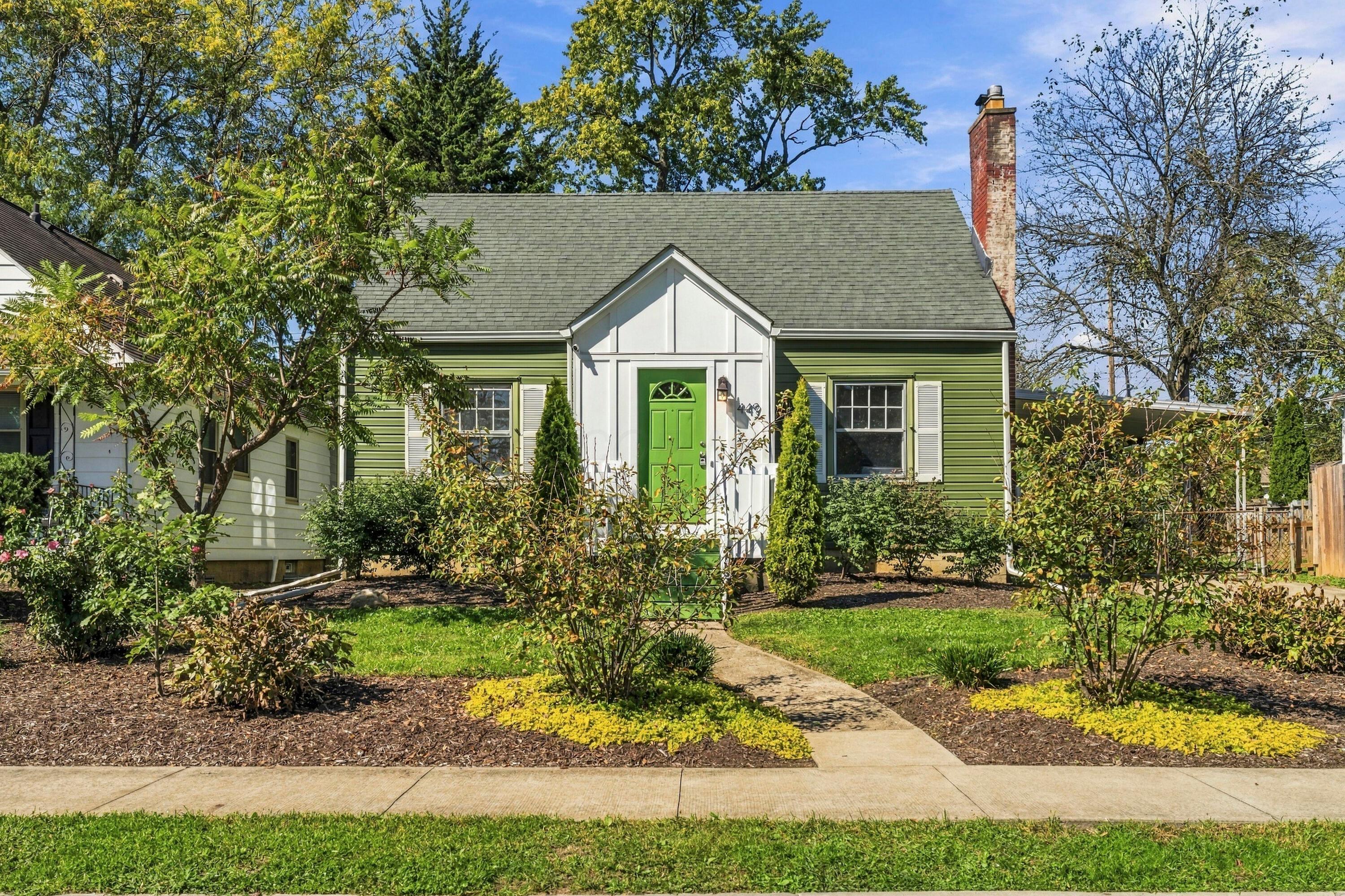 449 Columbian Avenue Property Photo 1