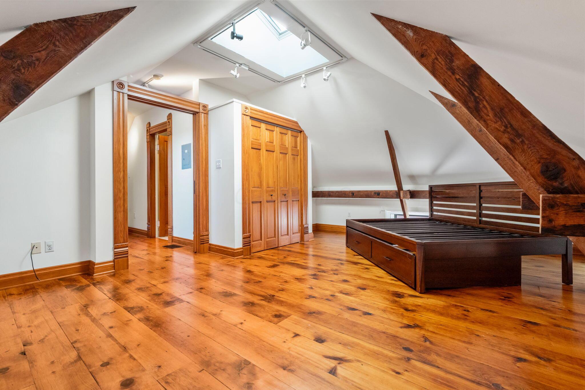665 Mohawk Street Property Photo 19