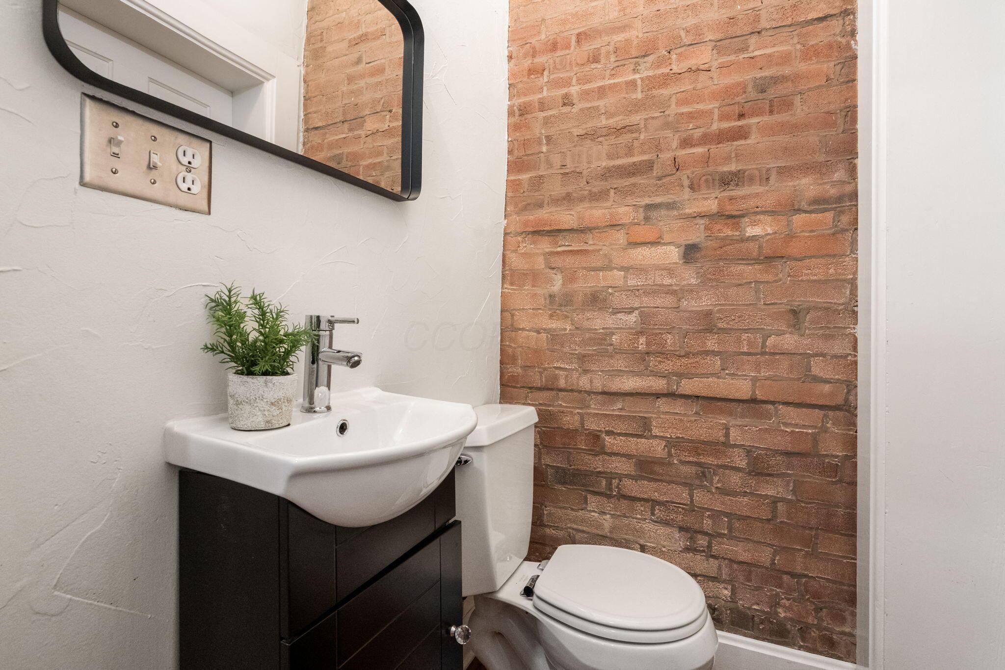 665 Mohawk Street Property Photo 40