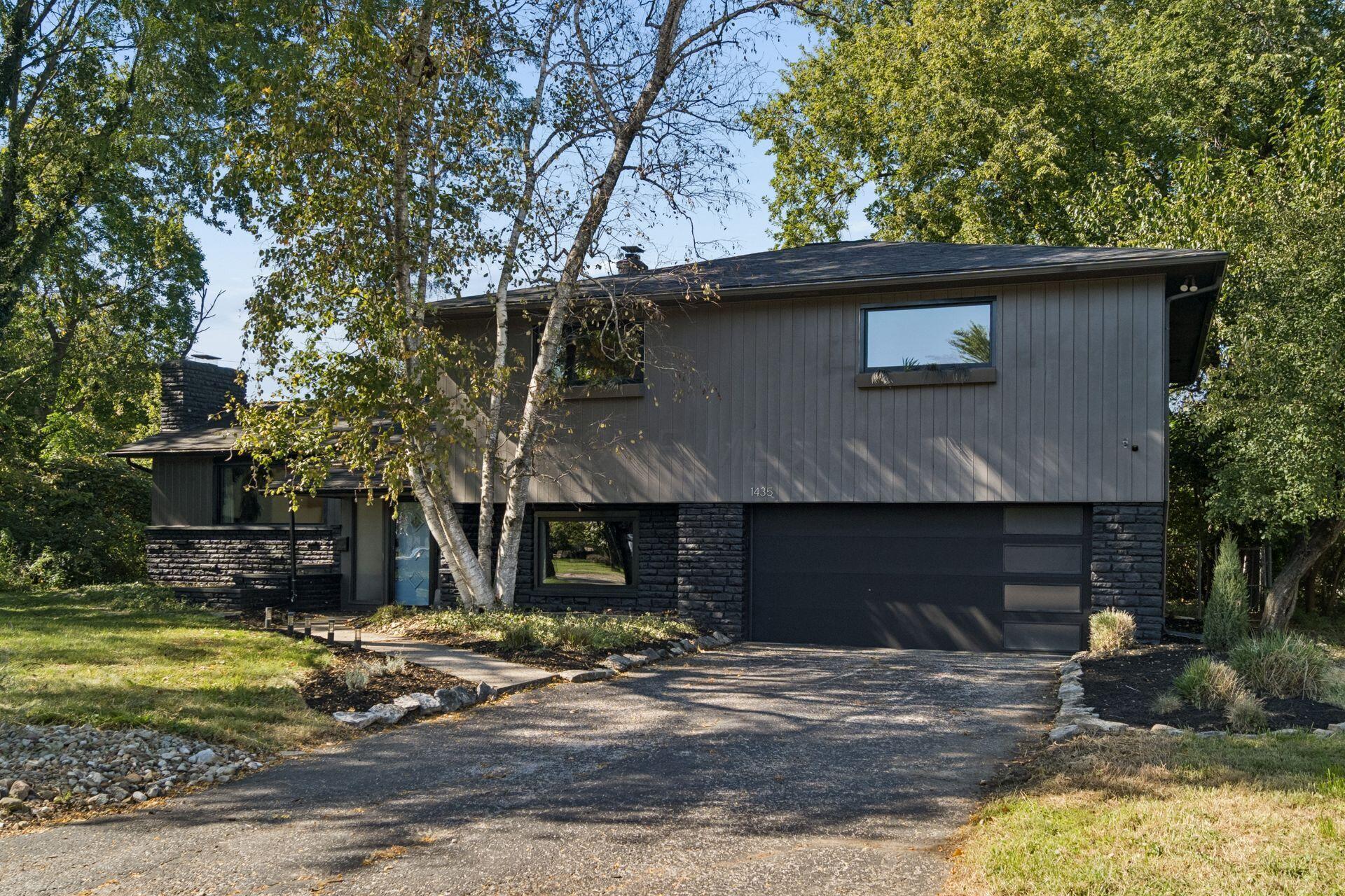 1435 Cottingham Court W Property Photo 1