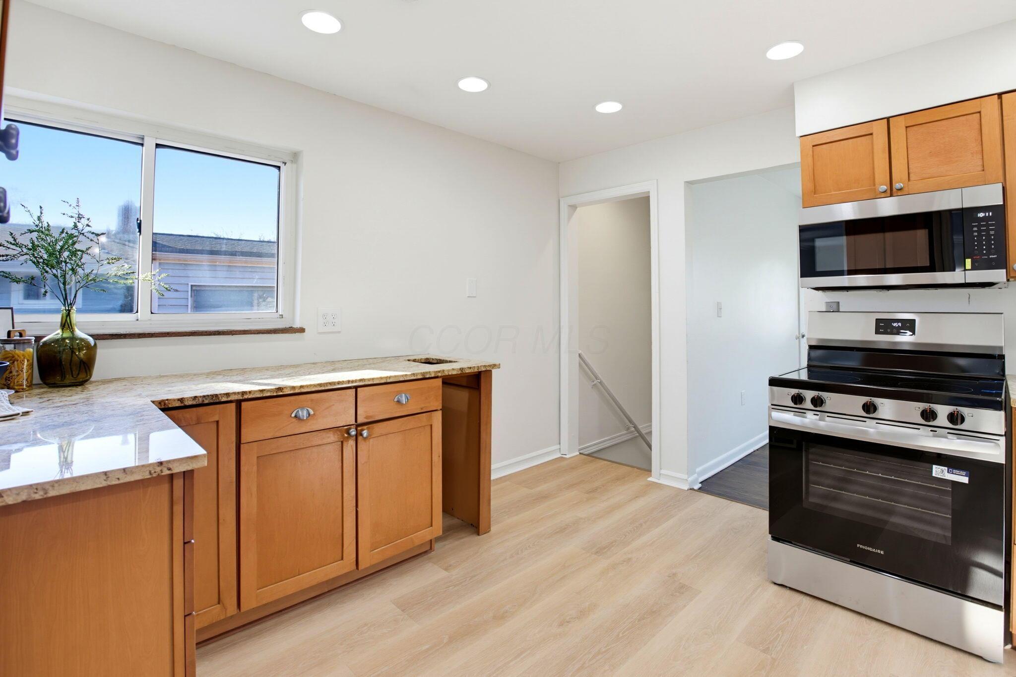 2815 Brookpark Circle E Property Photo 15