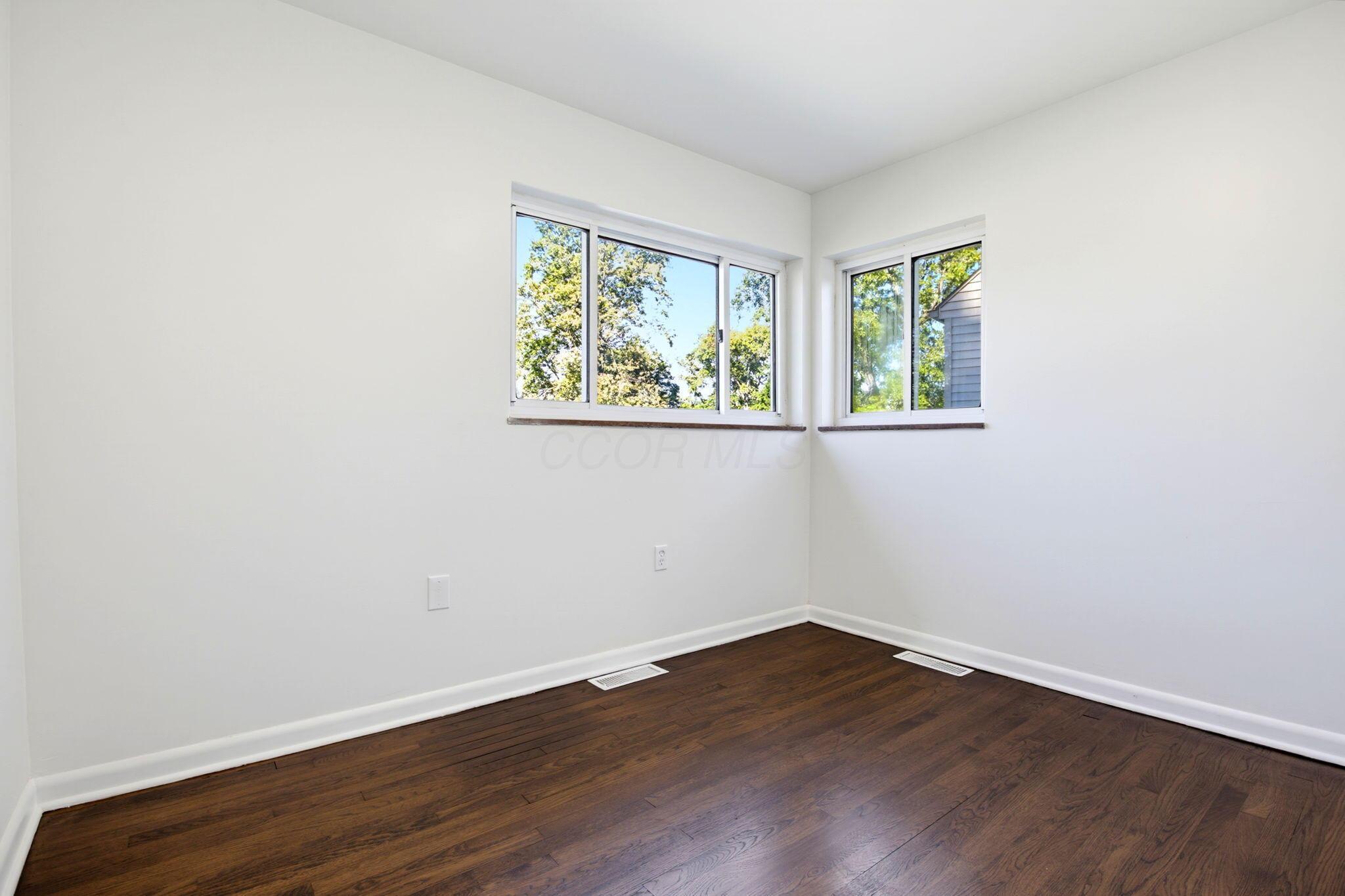 2815 Brookpark Circle E Property Photo 27
