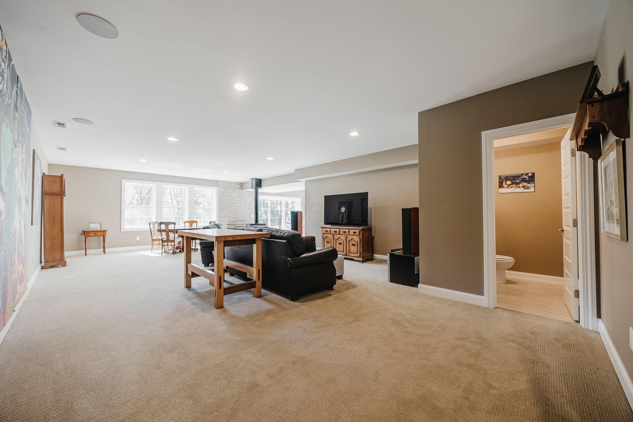 14875 State Road Property Photo 42