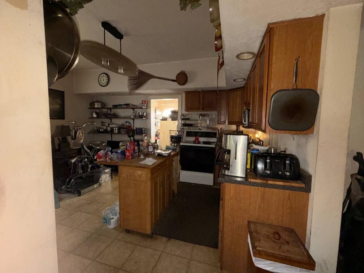 314 E Fancy Street Property Photo 14