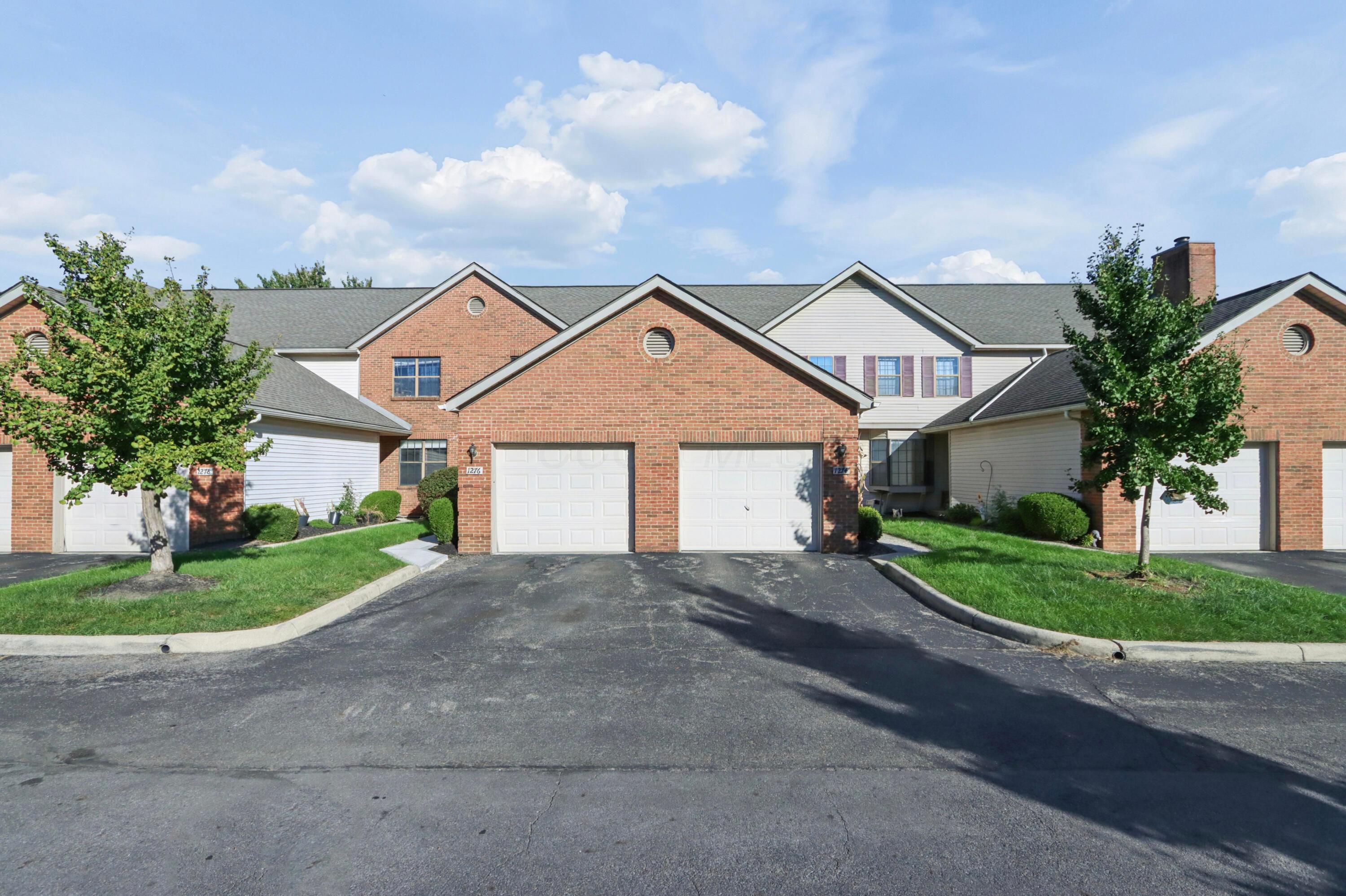 1276 Somerset Way Property Photo 2
