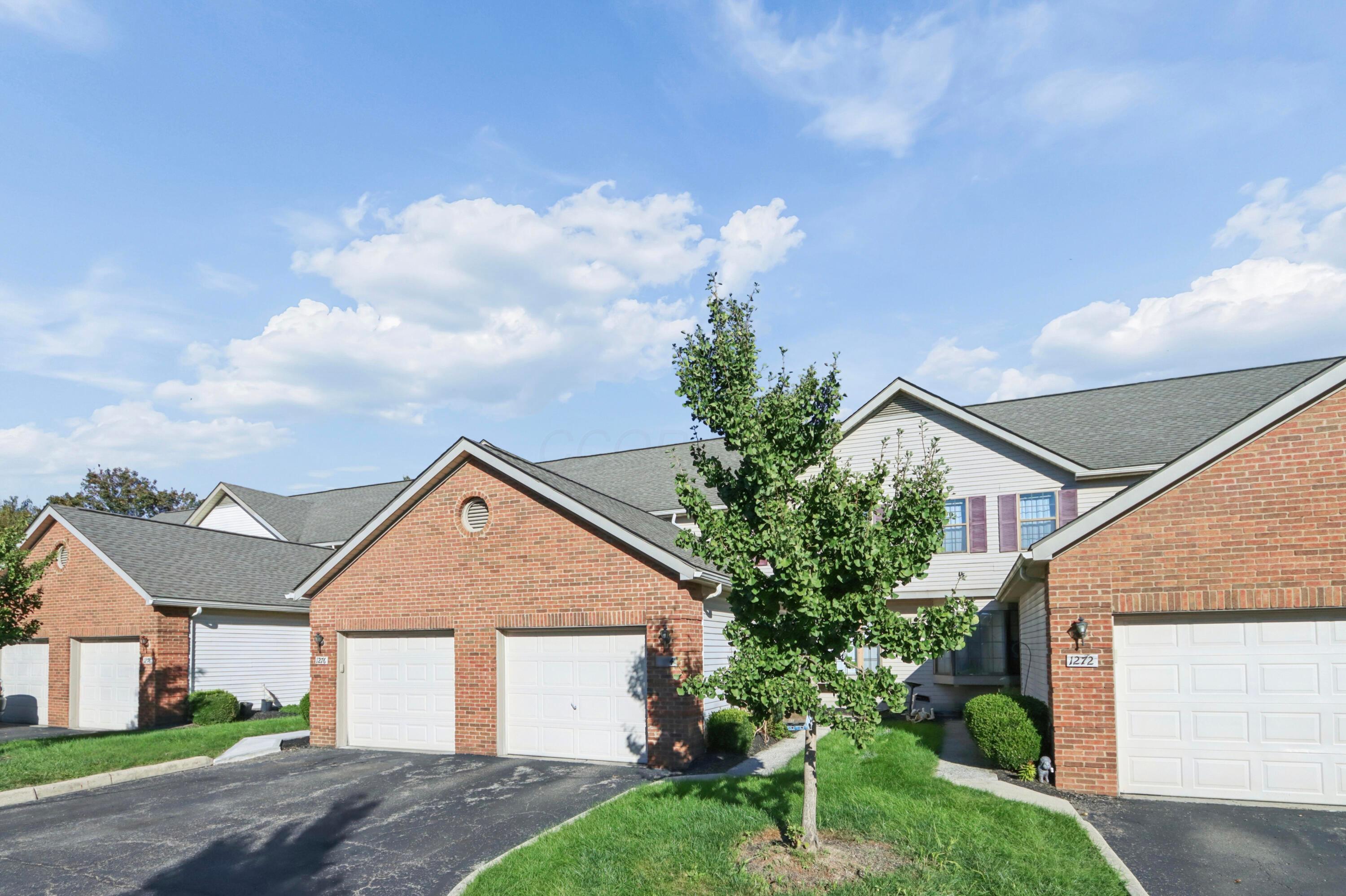 1276 Somerset Way Property Photo 3