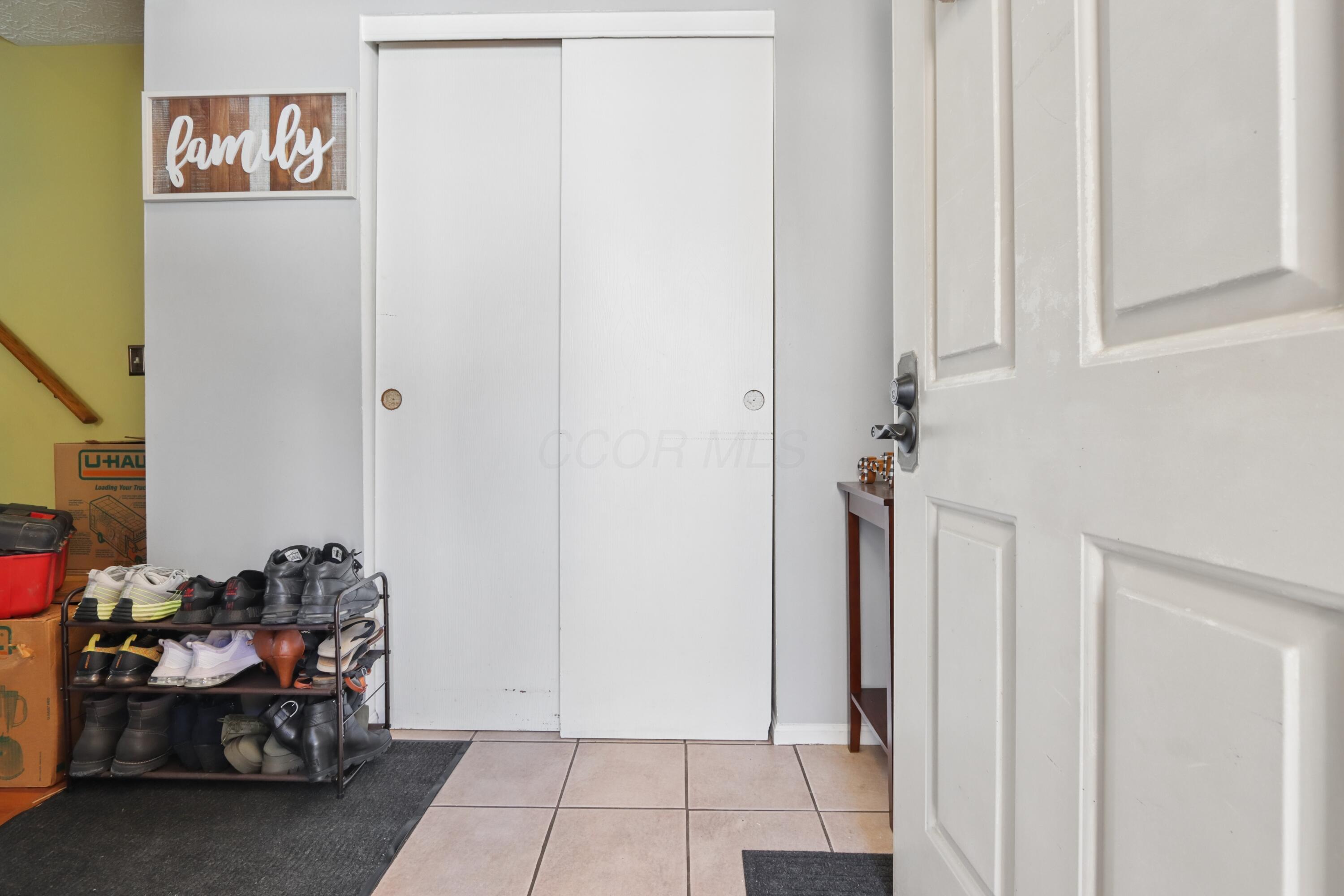 1276 Somerset Way Property Photo 5