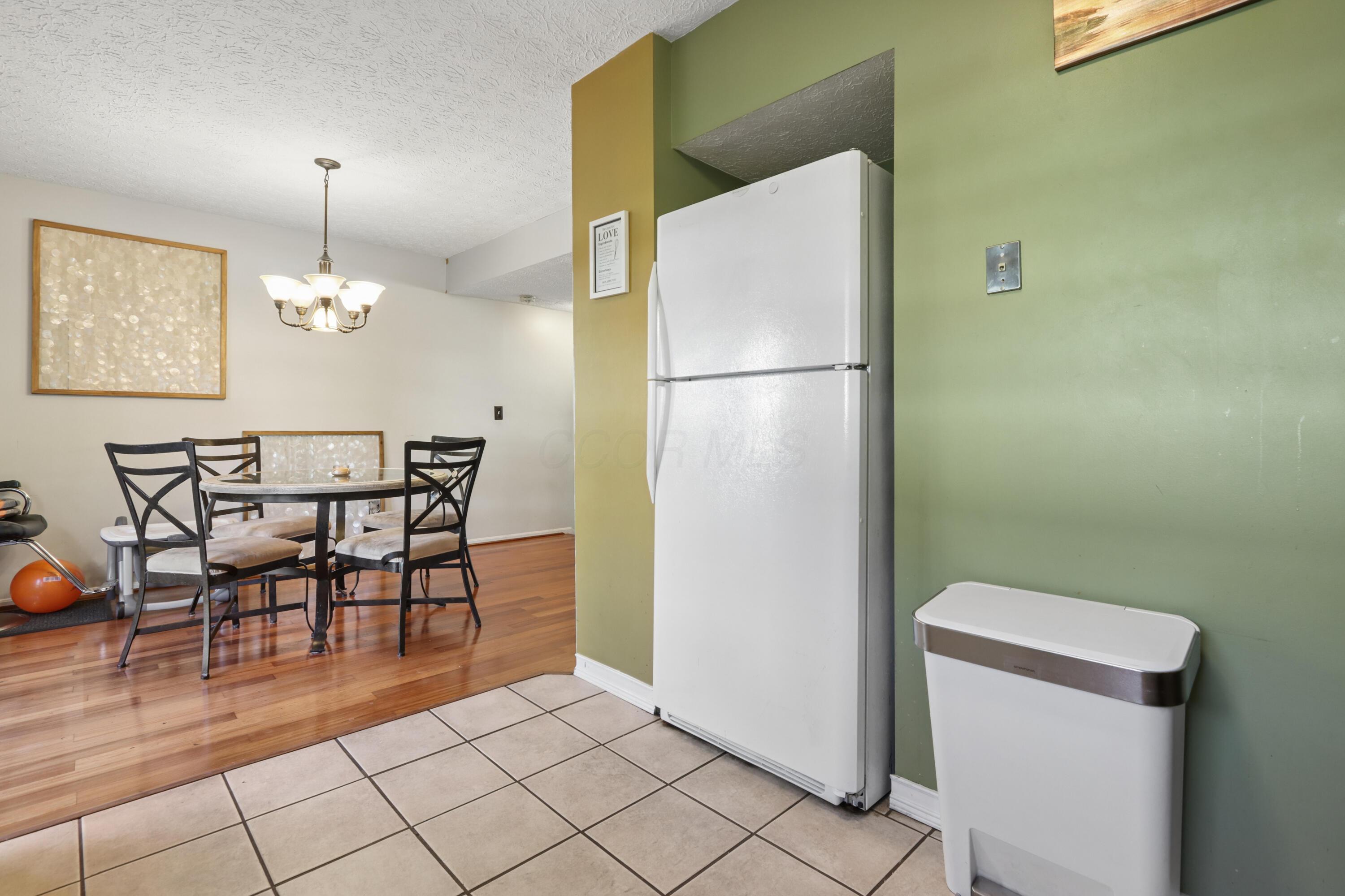 1276 Somerset Way Property Photo 15