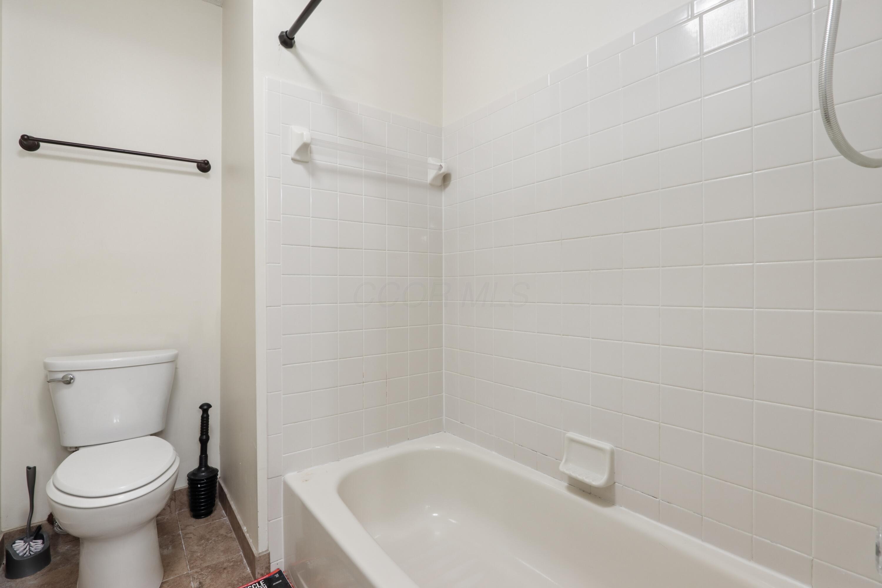 1276 Somerset Way Property Photo 22