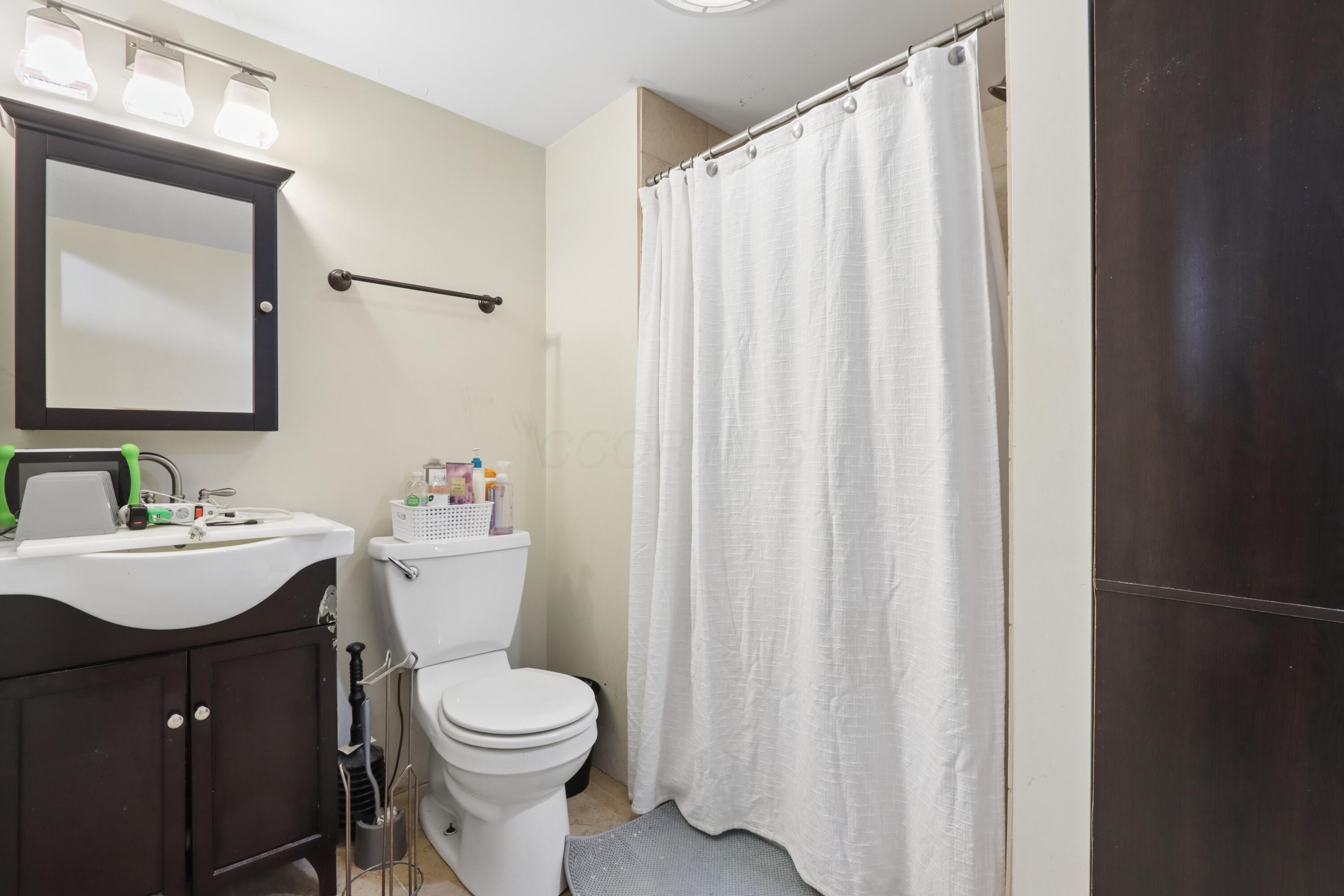 1276 Somerset Way Property Photo 29