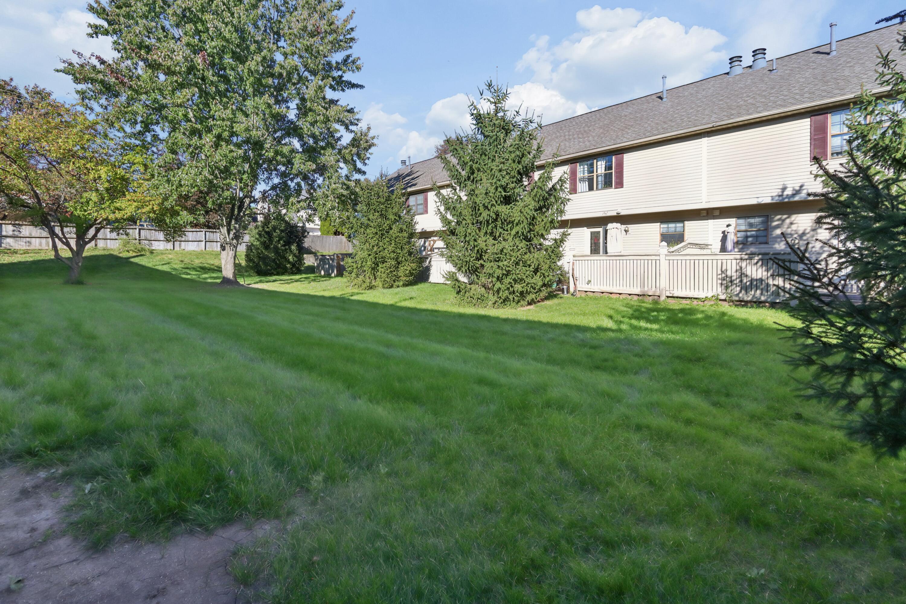1276 Somerset Way Property Photo 33