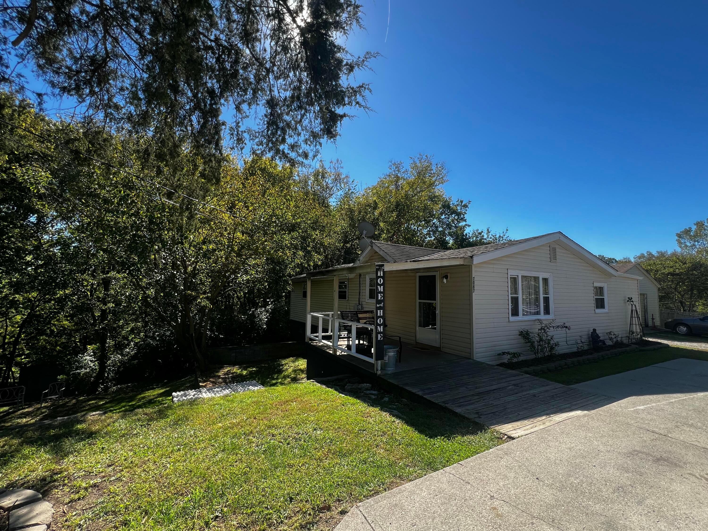 7087 Iris Drive Property Photo 4