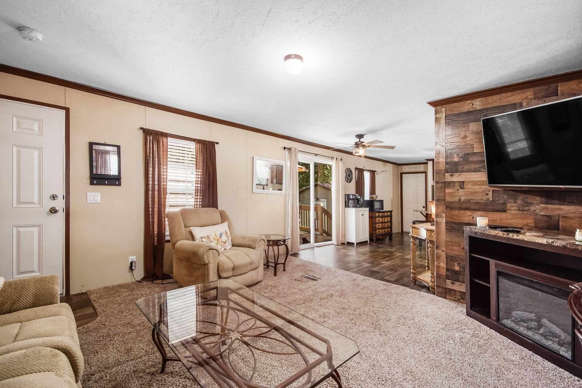 248 Thorn Locust Lane Property Photo 8