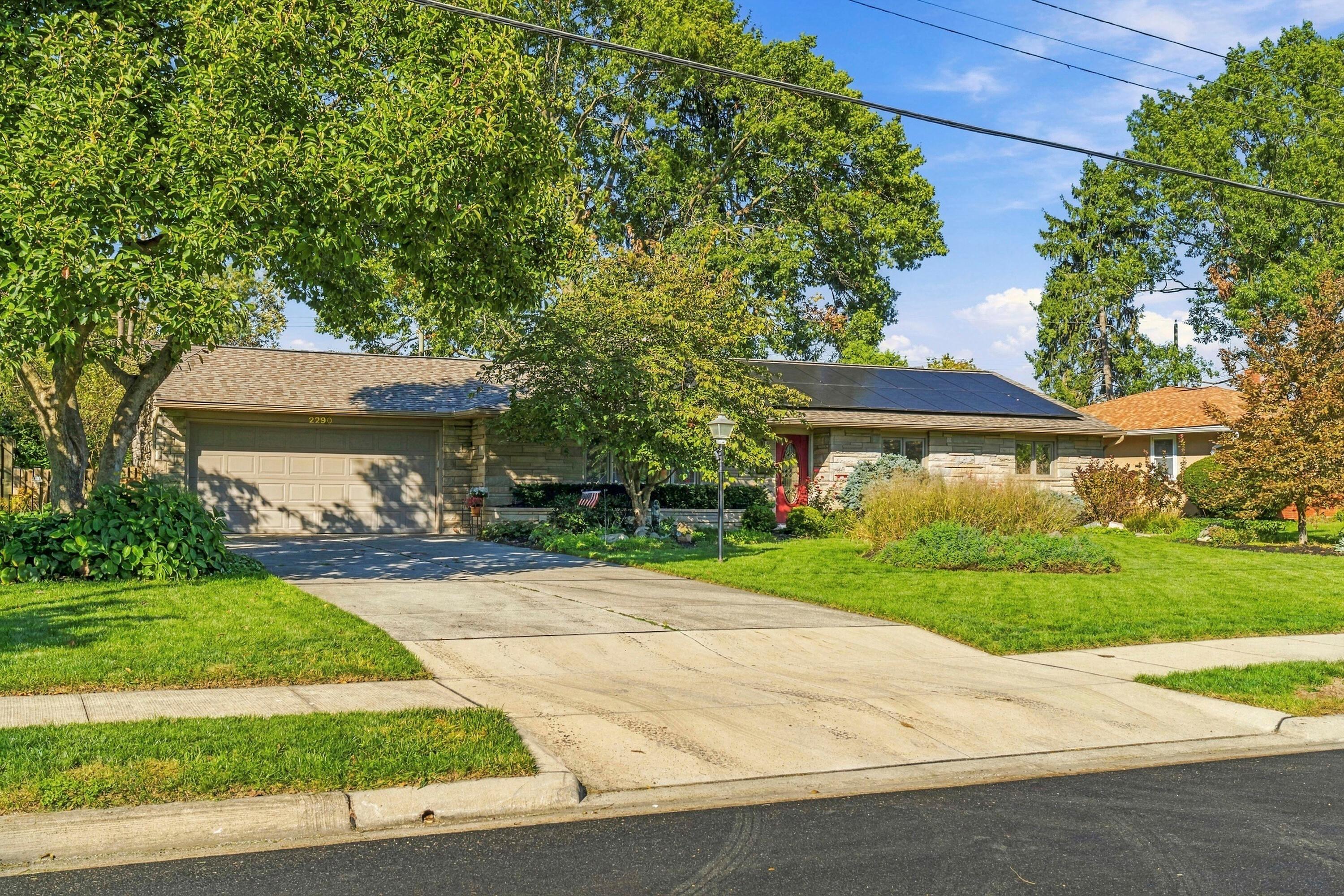 2290 Middlesex Road Property Photo 1