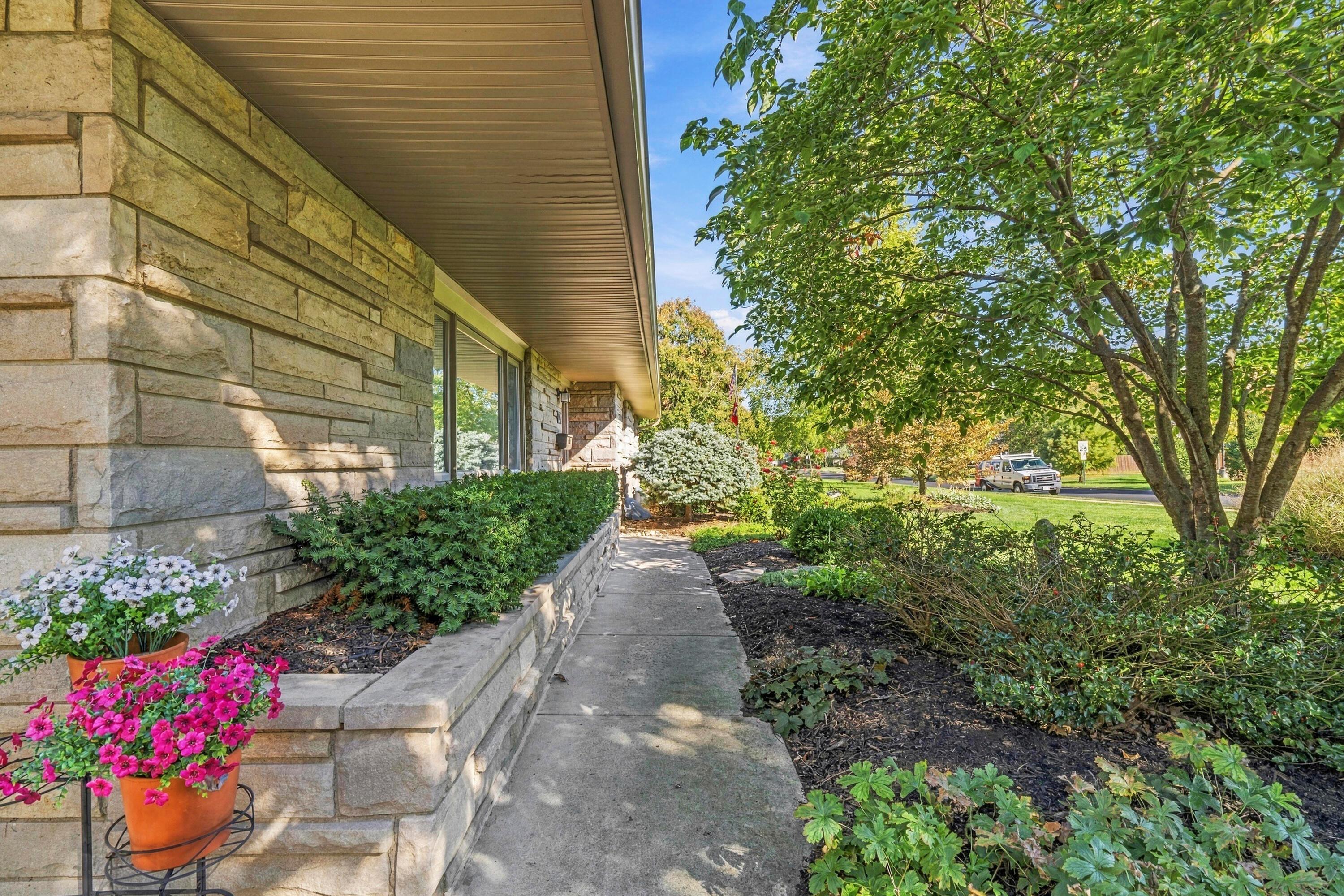 2290 Middlesex Road Property Photo 6