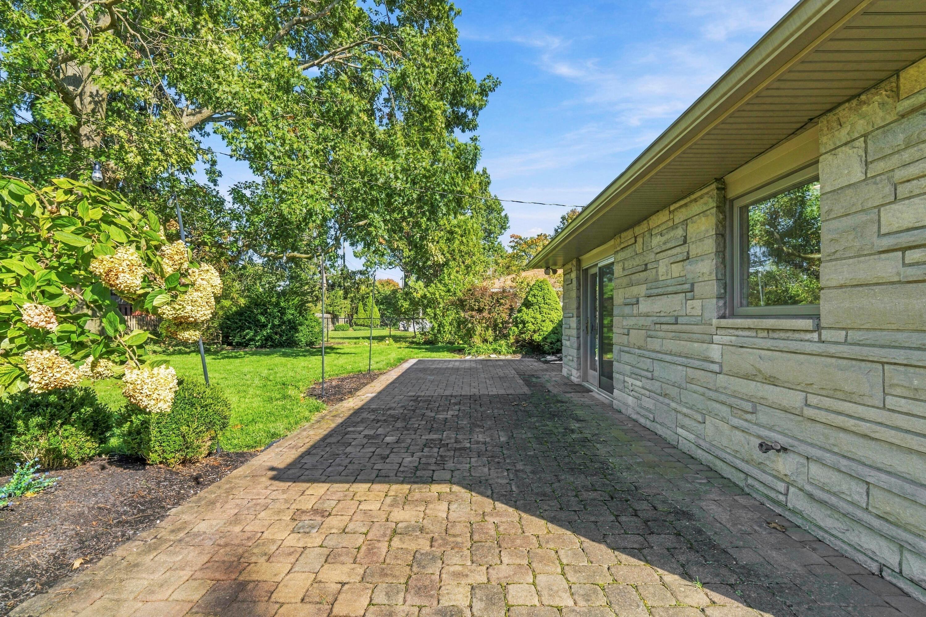 2290 Middlesex Road Property Photo 48