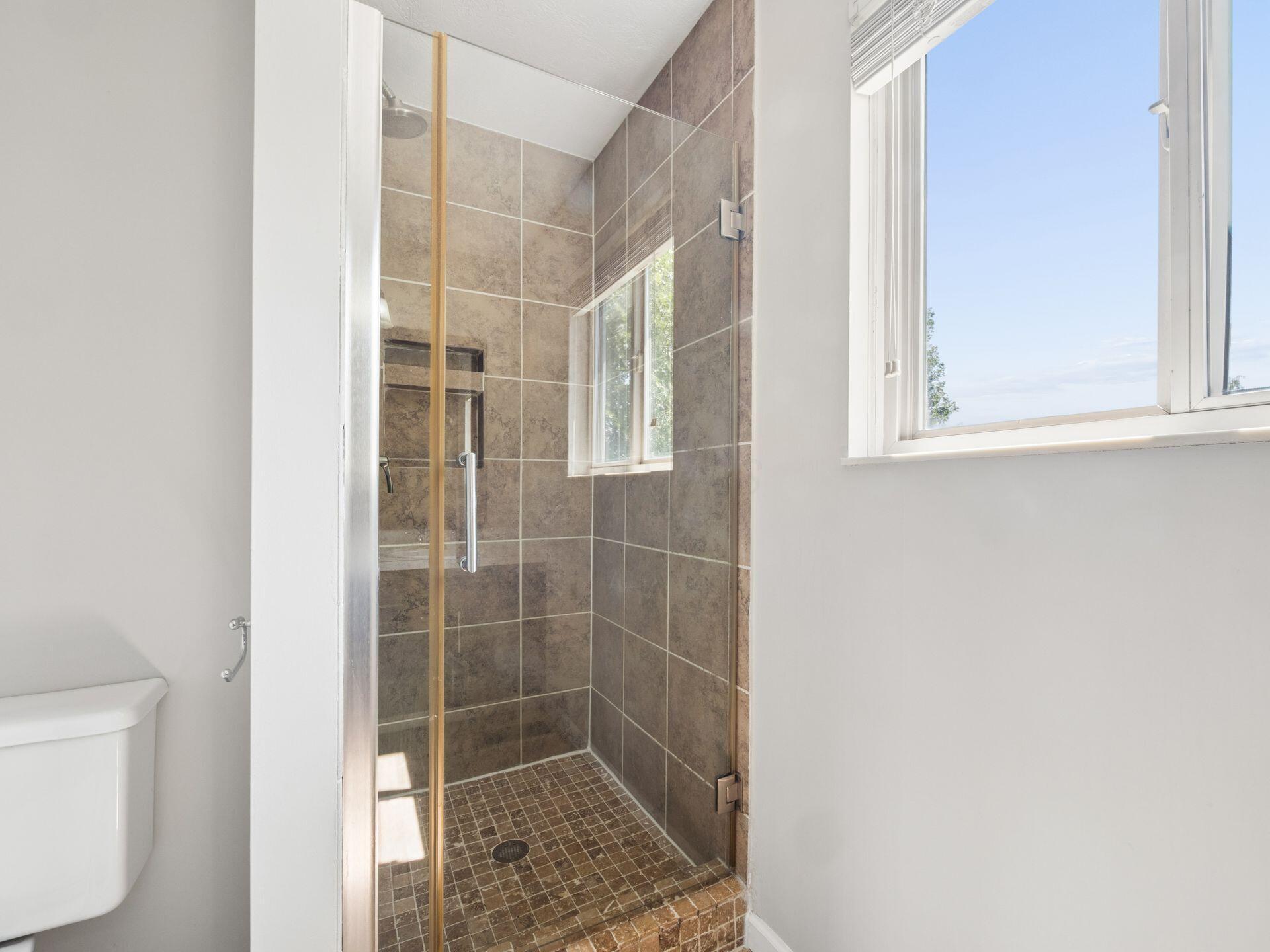 391 Glenside Lane Property Photo 34