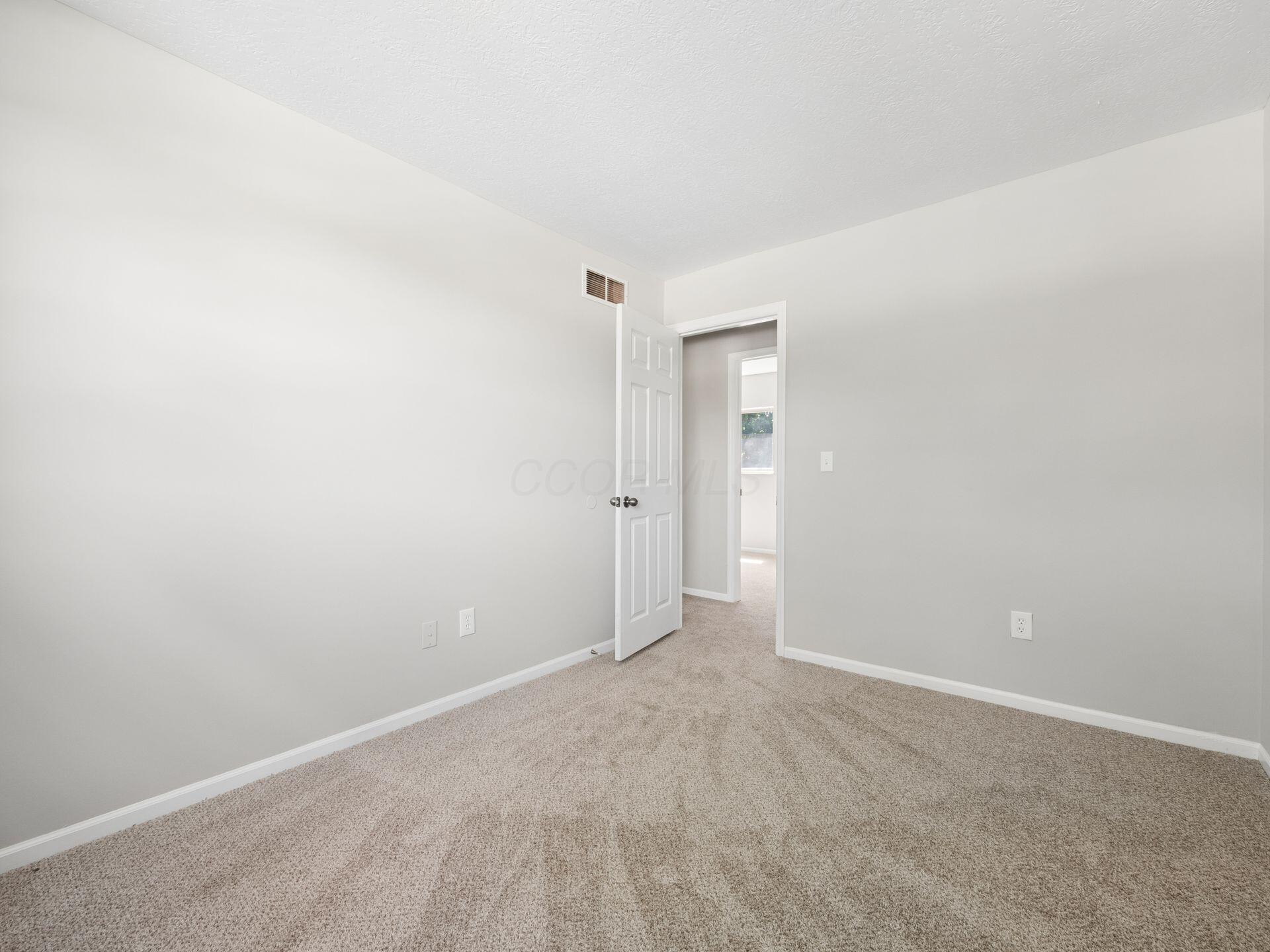 391 Glenside Lane Property Photo 36