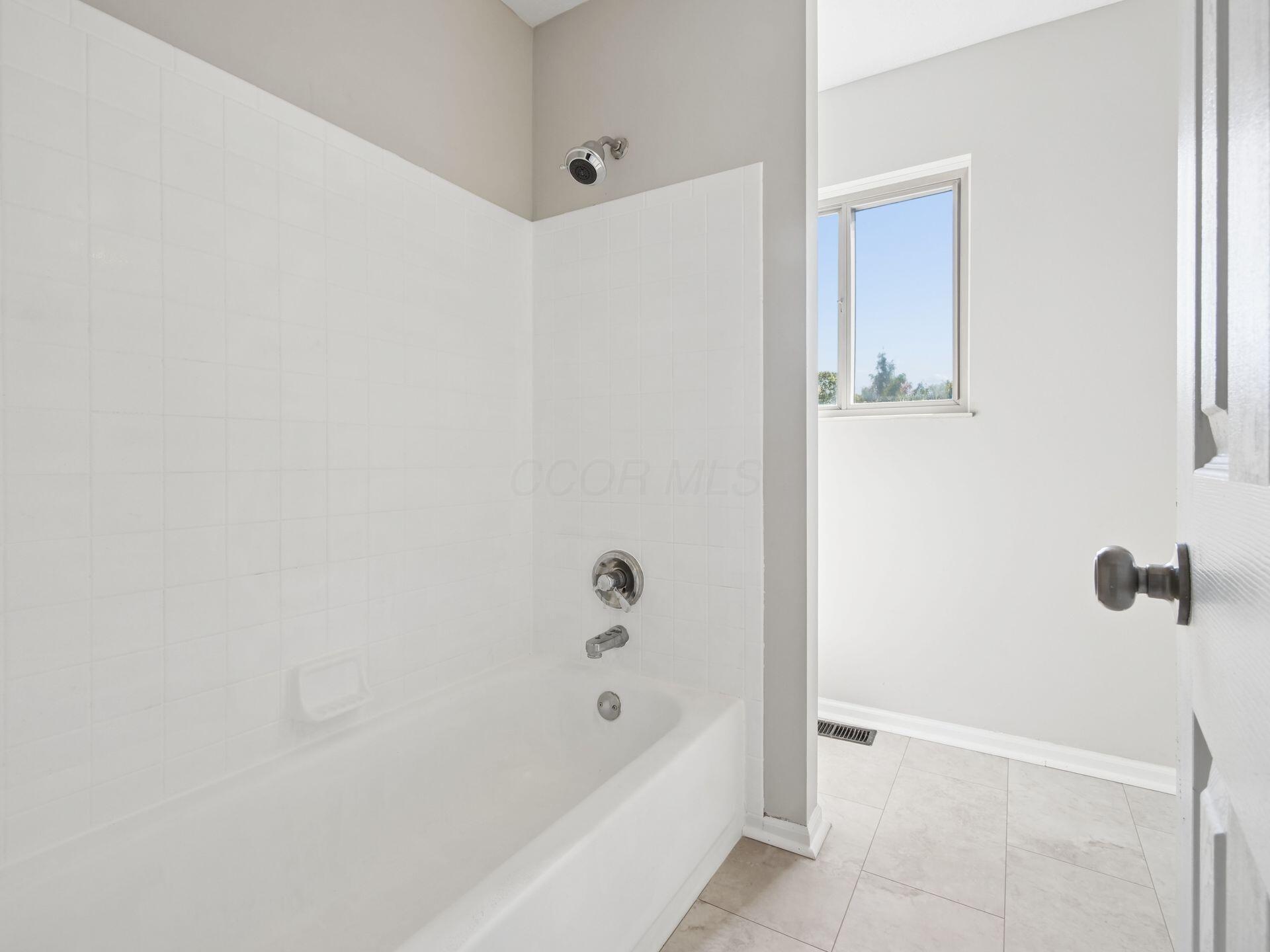 391 Glenside Lane Property Photo 38