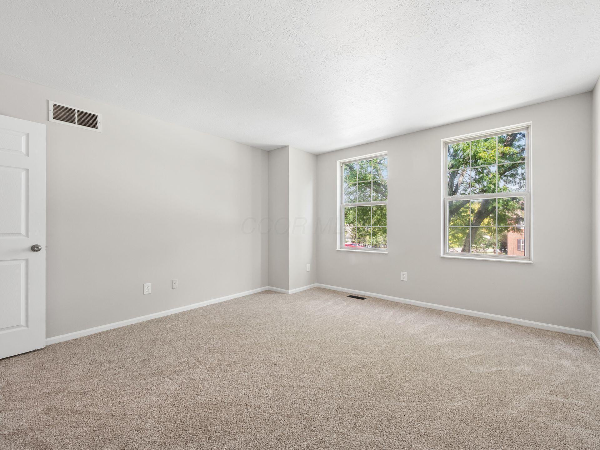 391 Glenside Lane Property Photo 44