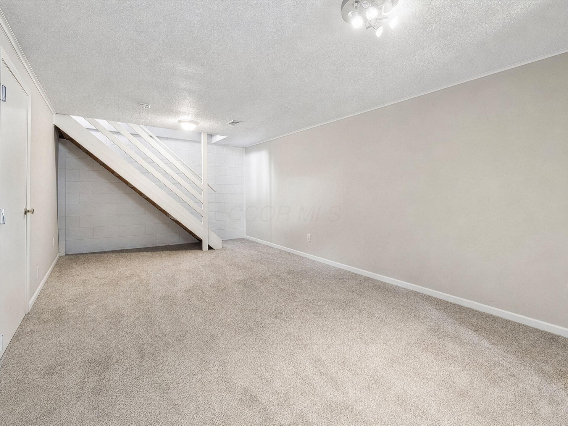 391 Glenside Lane Property Photo 48
