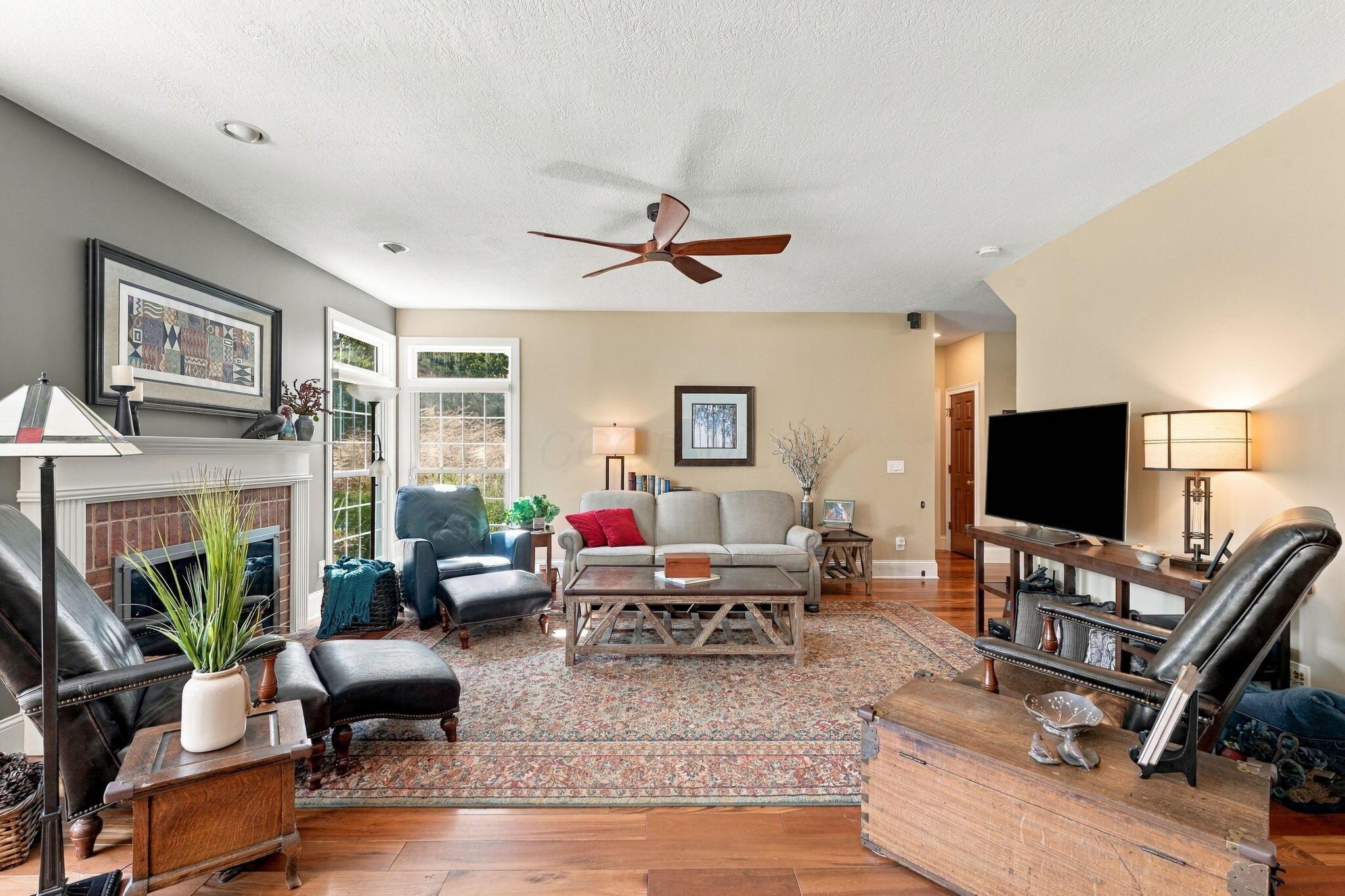 372 Ashmoore Circle E Property Photo 5