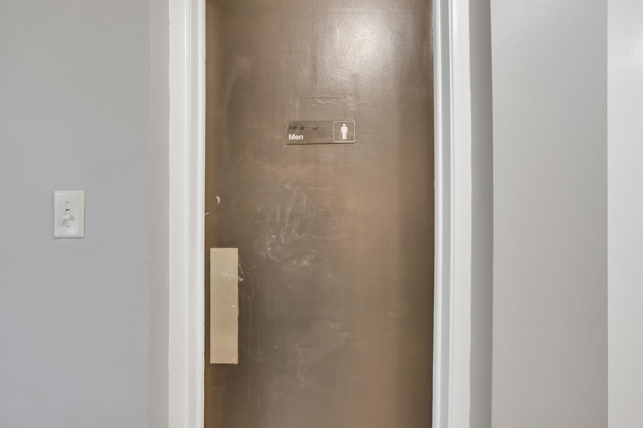 3070 Riverside Drive, 210 Property Photo 27
