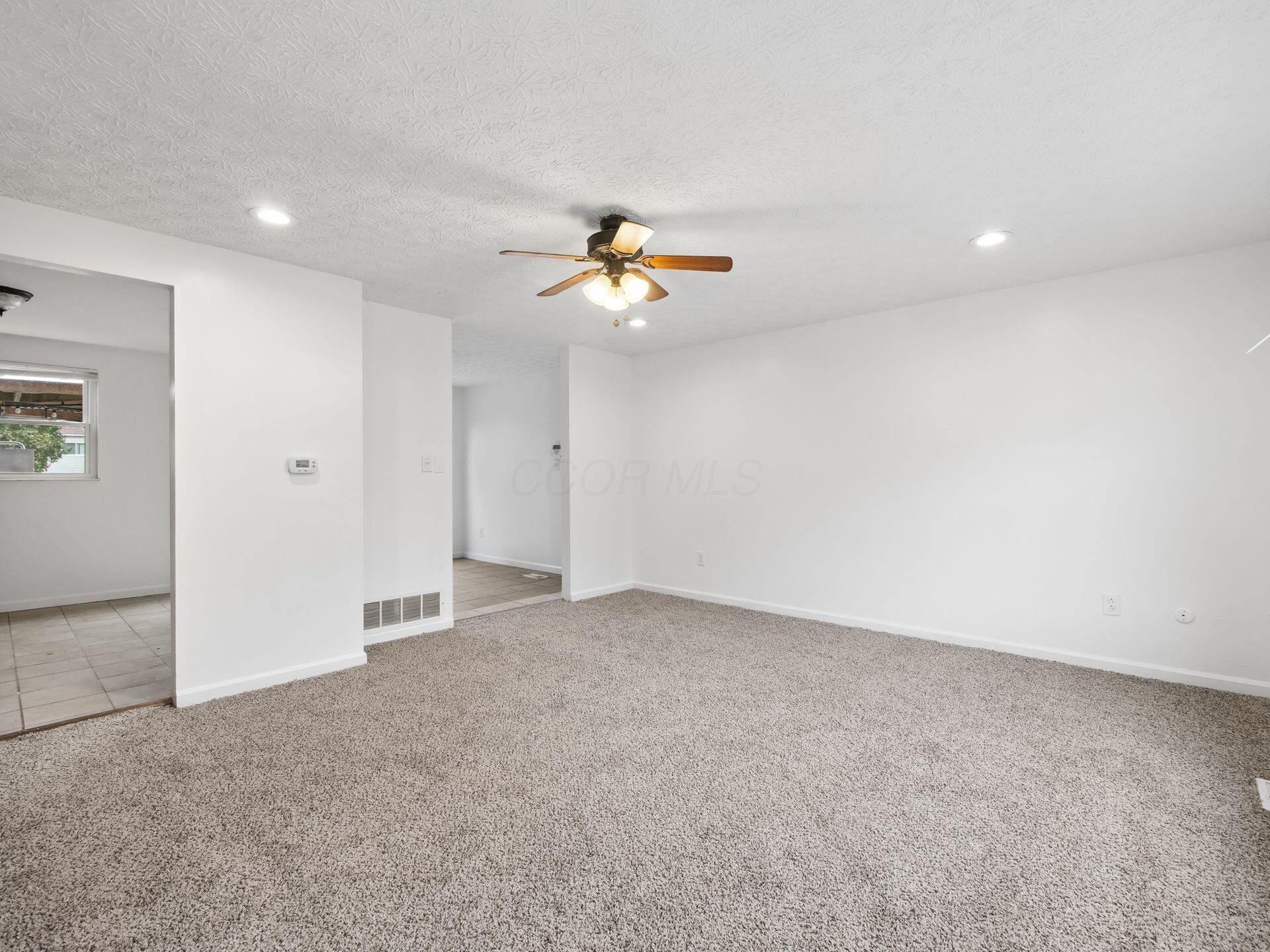 8976 Canoe Drive Property Photo 7