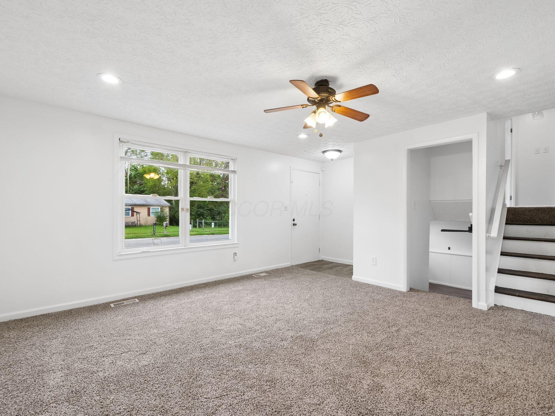 8976 Canoe Drive Property Photo 9