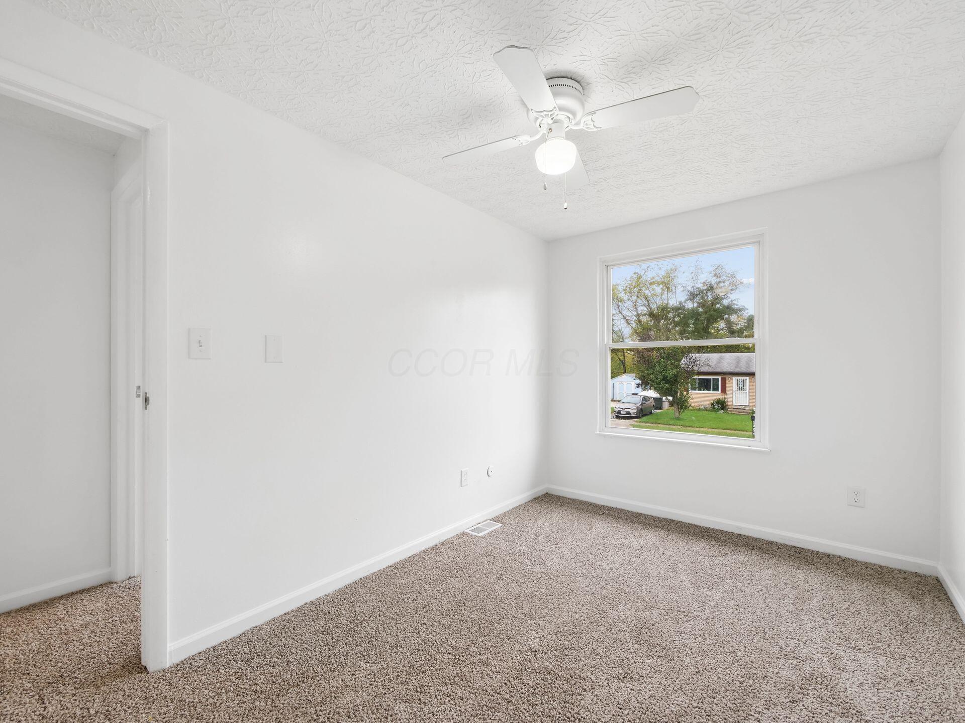 8976 Canoe Drive Property Photo 11