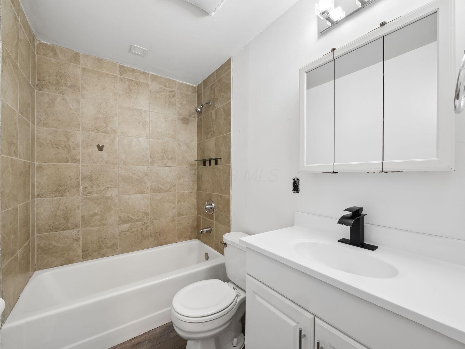 8976 Canoe Drive Property Photo 15