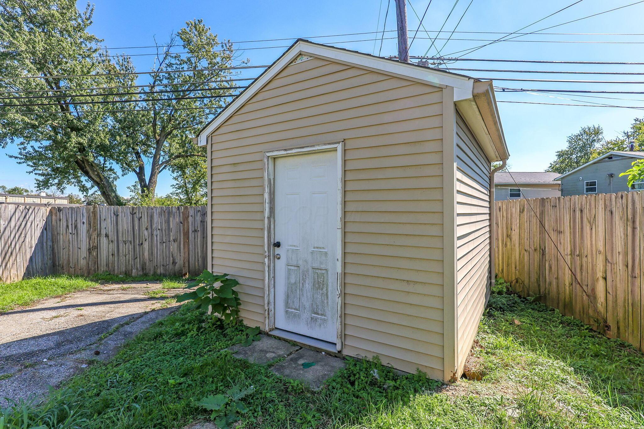 1992 Joyce Avenue Property Photo 37