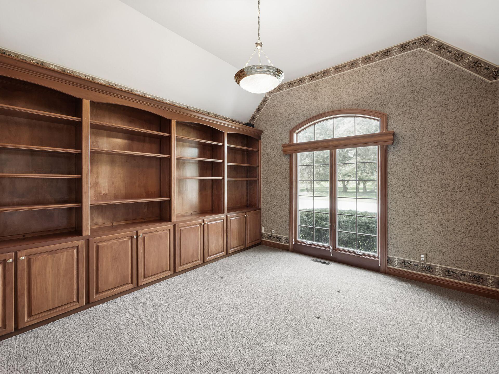 10493 Forest Glen Place Property Photo 9