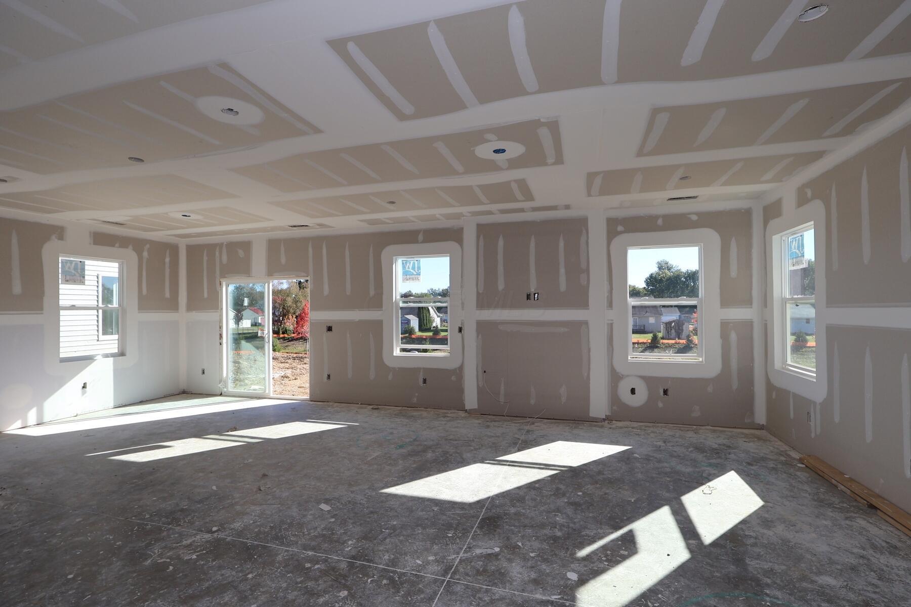 1035 Dawsons Drive Property Photo 2