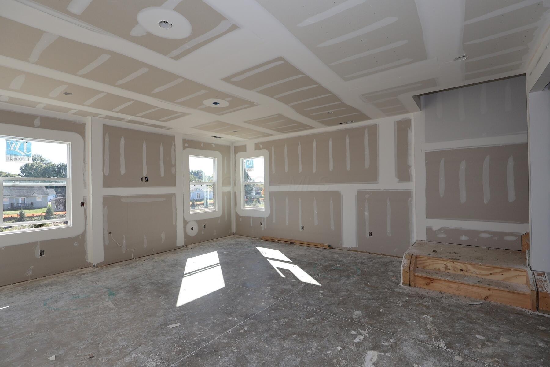1035 Dawsons Drive Property Photo 3