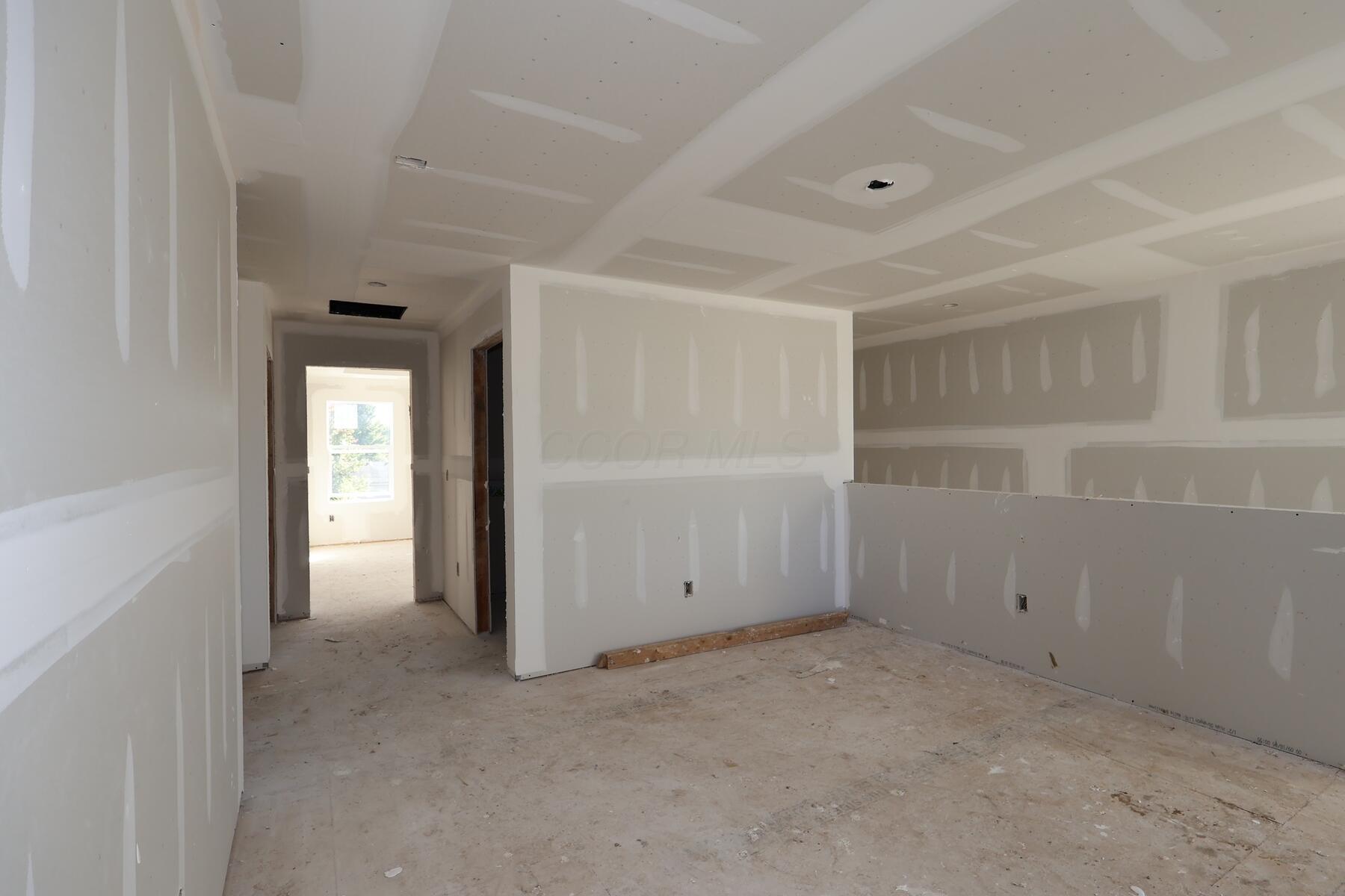 1035 Dawsons Drive Property Photo 8