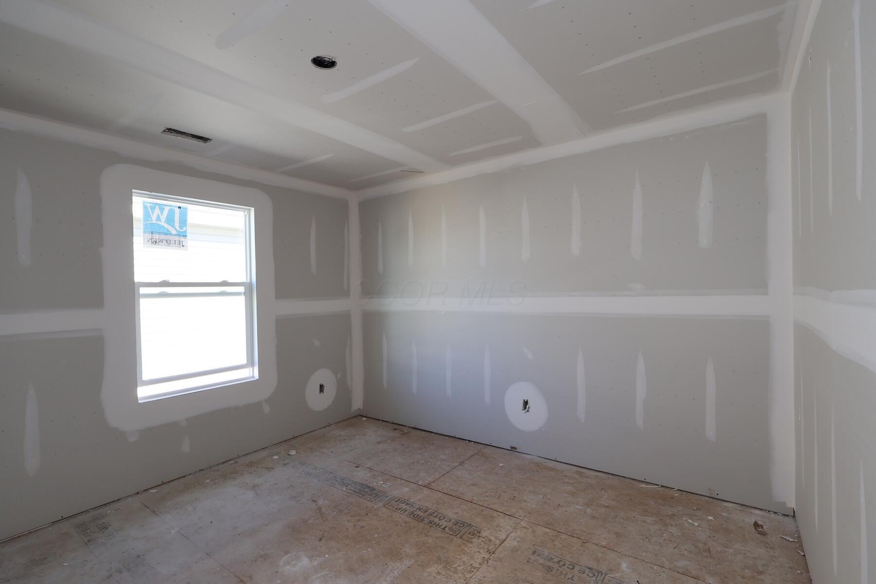 1035 Dawsons Drive Property Photo 9