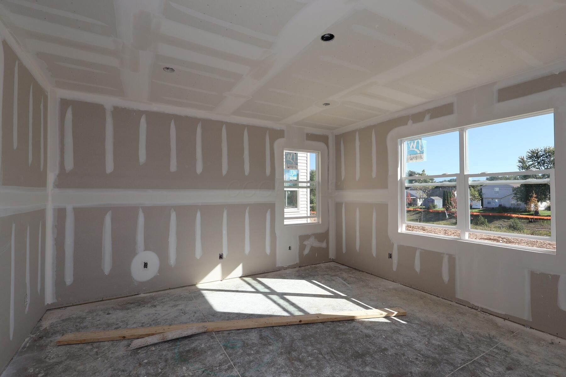 1037 Dawsons Drive Property Photo 5