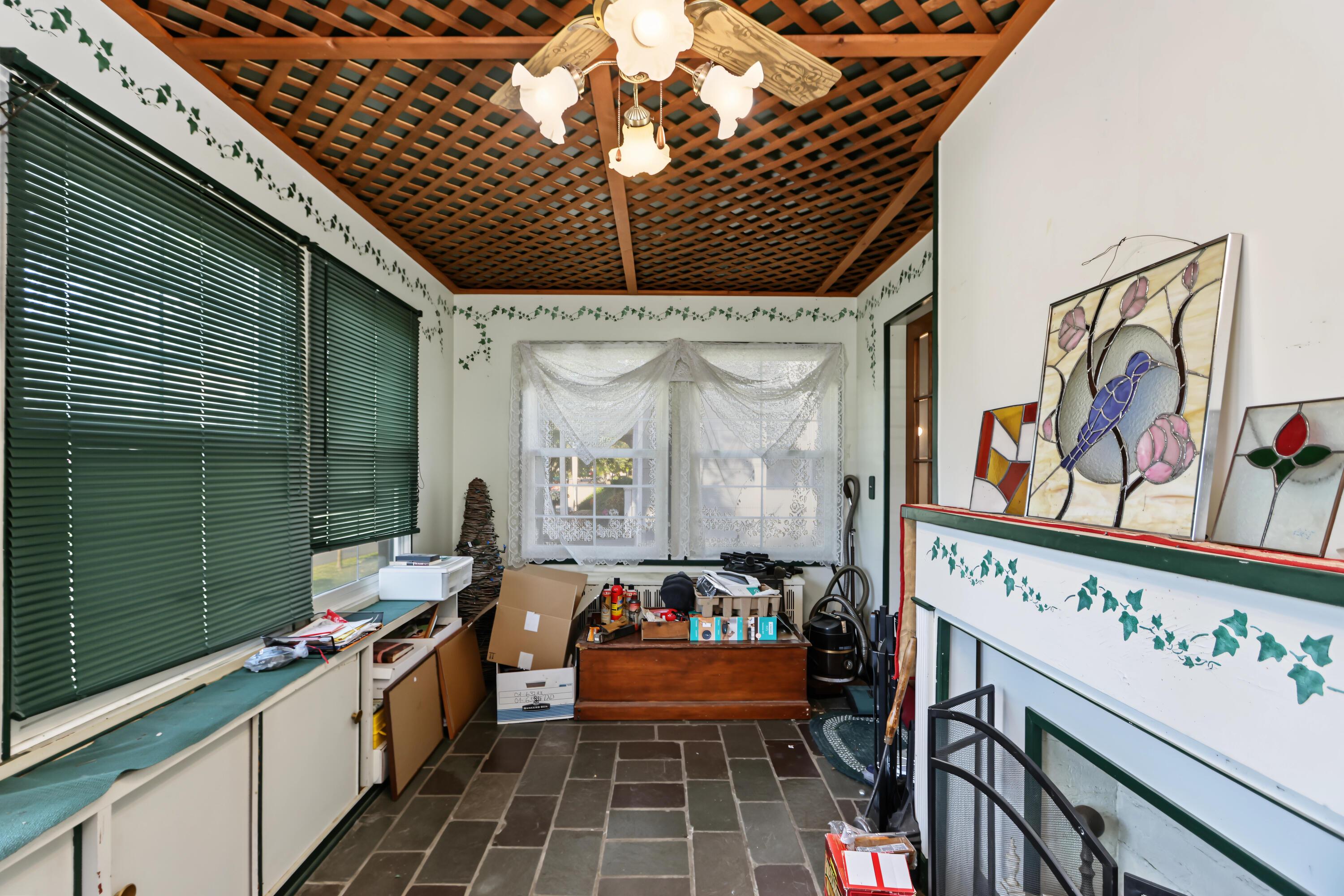 522 W Walnut Street Property Photo 6