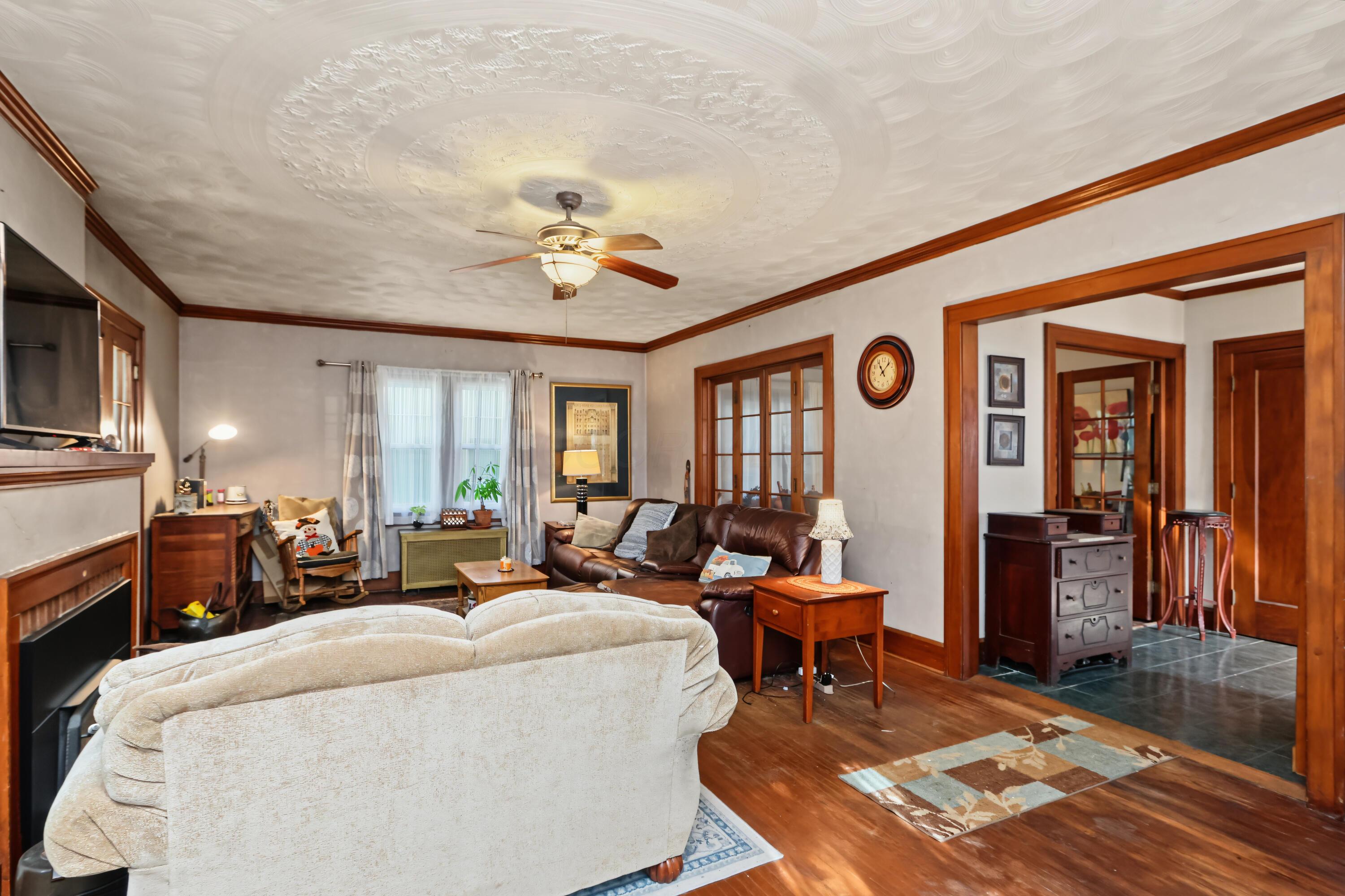 522 W Walnut Street Property Photo 8