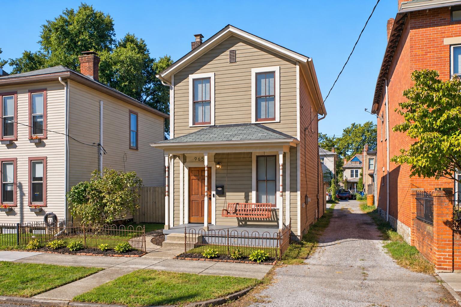 965 Hunter Avenue Property Photo 1