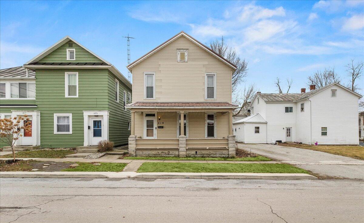 219 W Carrol Street Property Photo 1