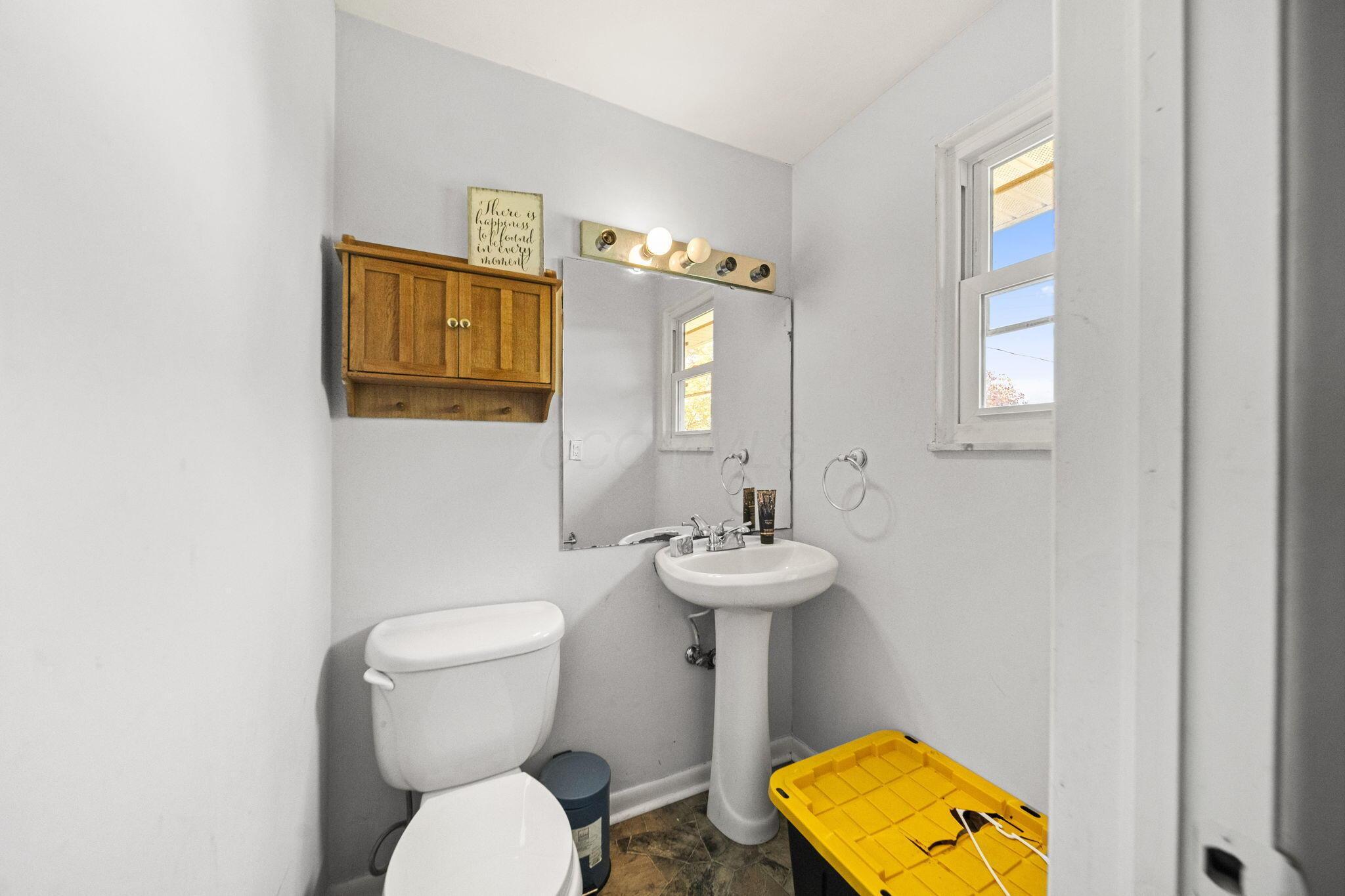 482 Goshen Court, 484 Property Photo 13