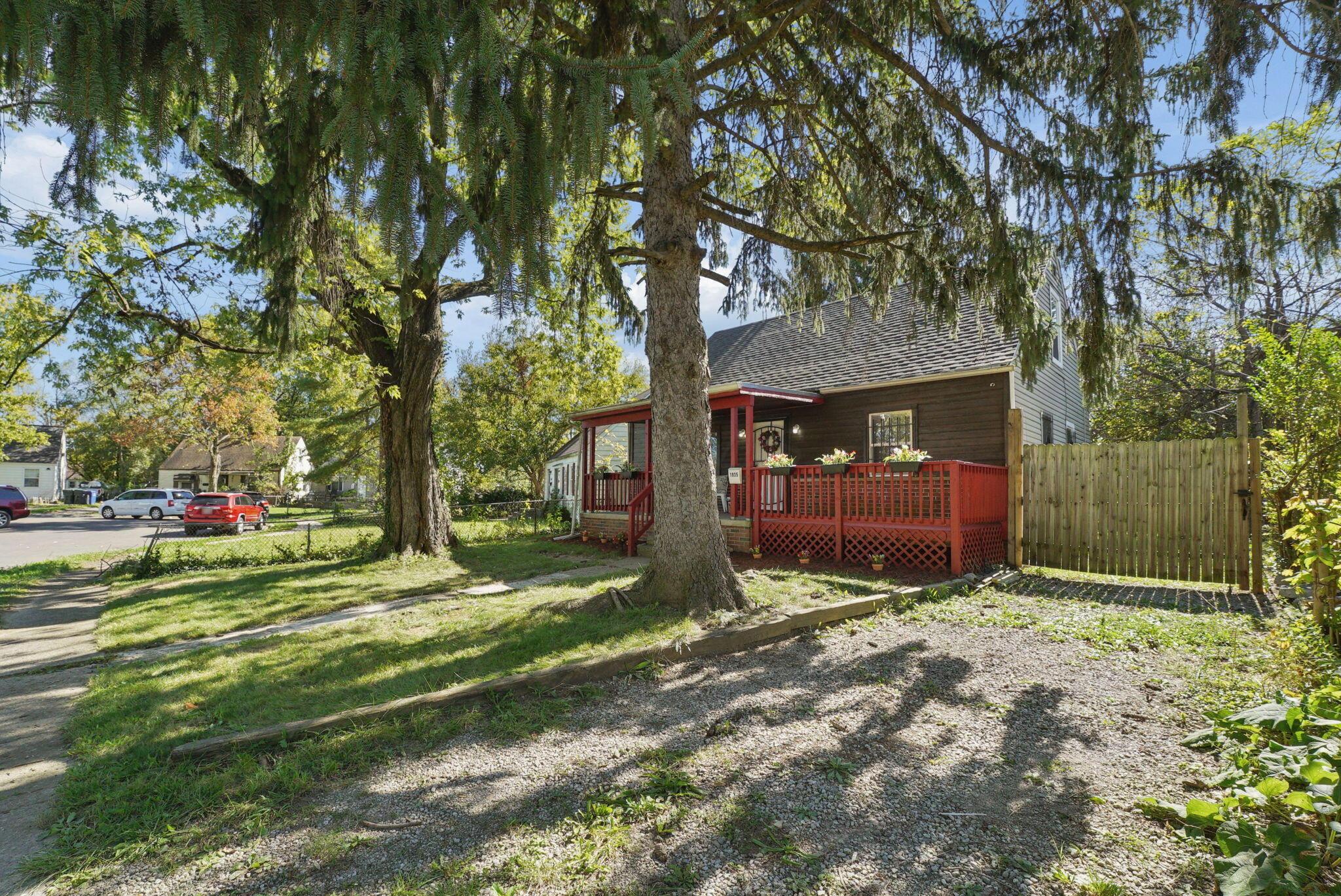 1935 Republic Avenue Property Photo 4