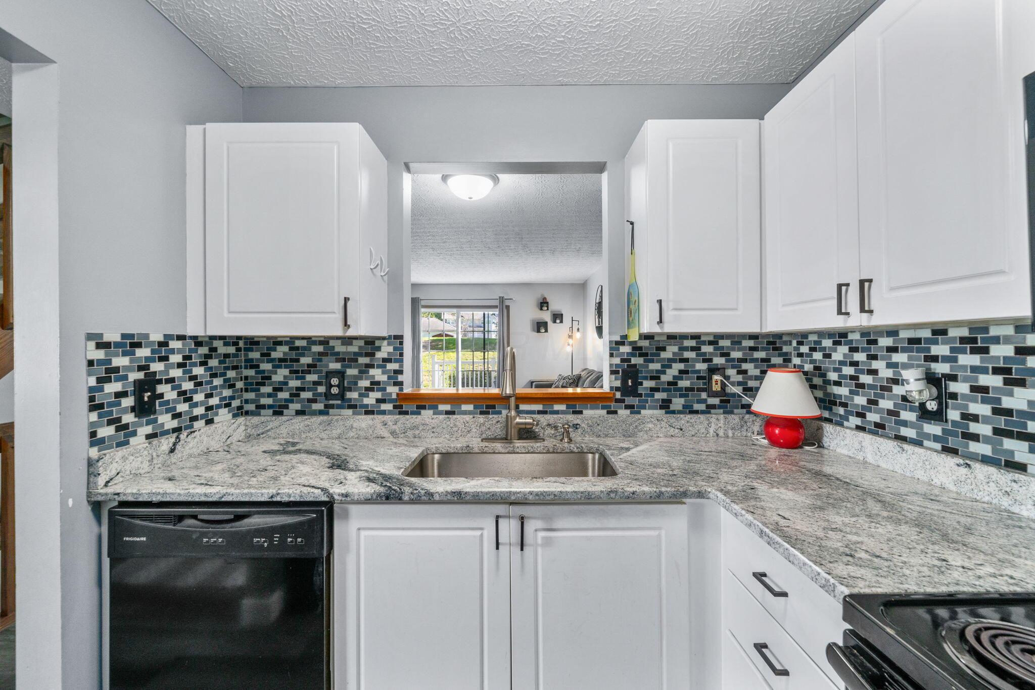190 Glenkirk Drive, 101b Property Photo 5